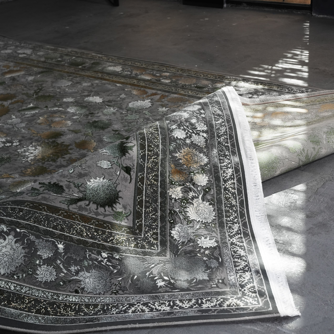 فرش ماشینی 1200 شانه تراکم 3600 گل برجسته طرح افشان شاهکار فیلی