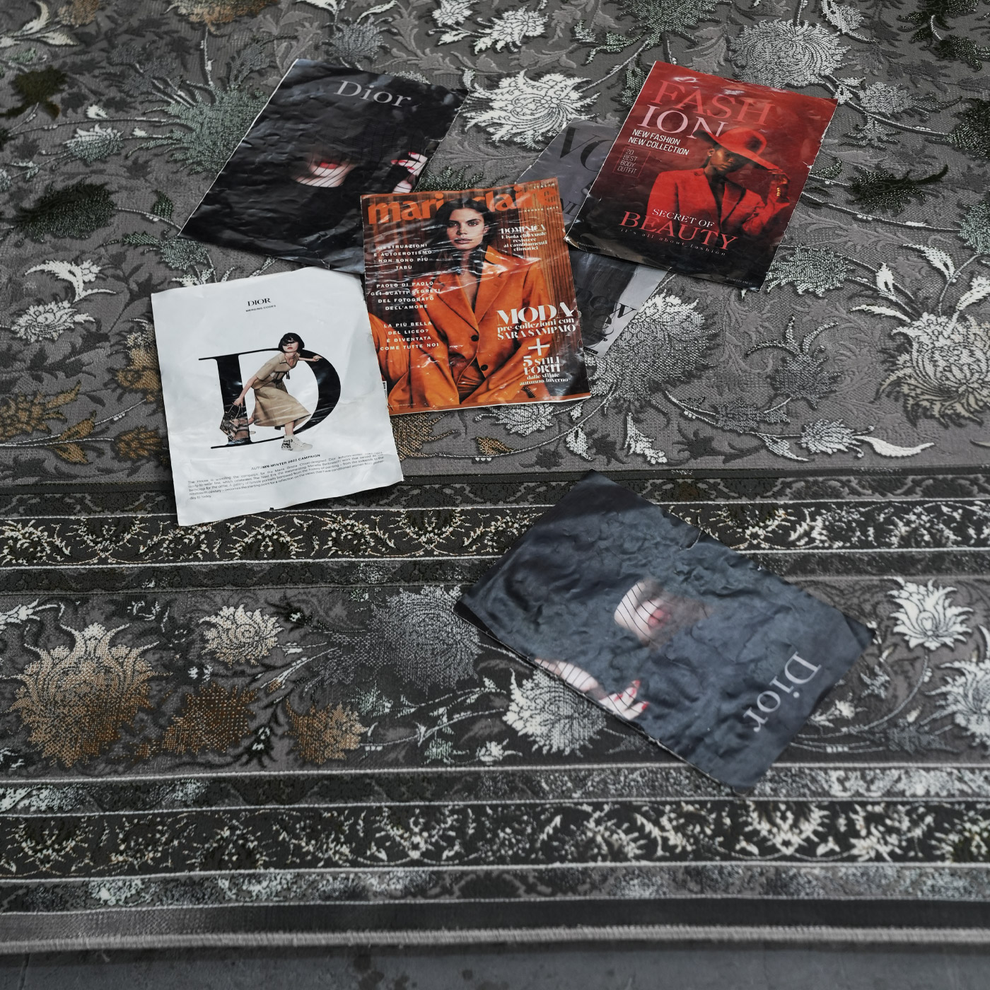 فرش ماشینی 1200 شانه تراکم 3600 گل برجسته طرح افشان شاهکار فیلی