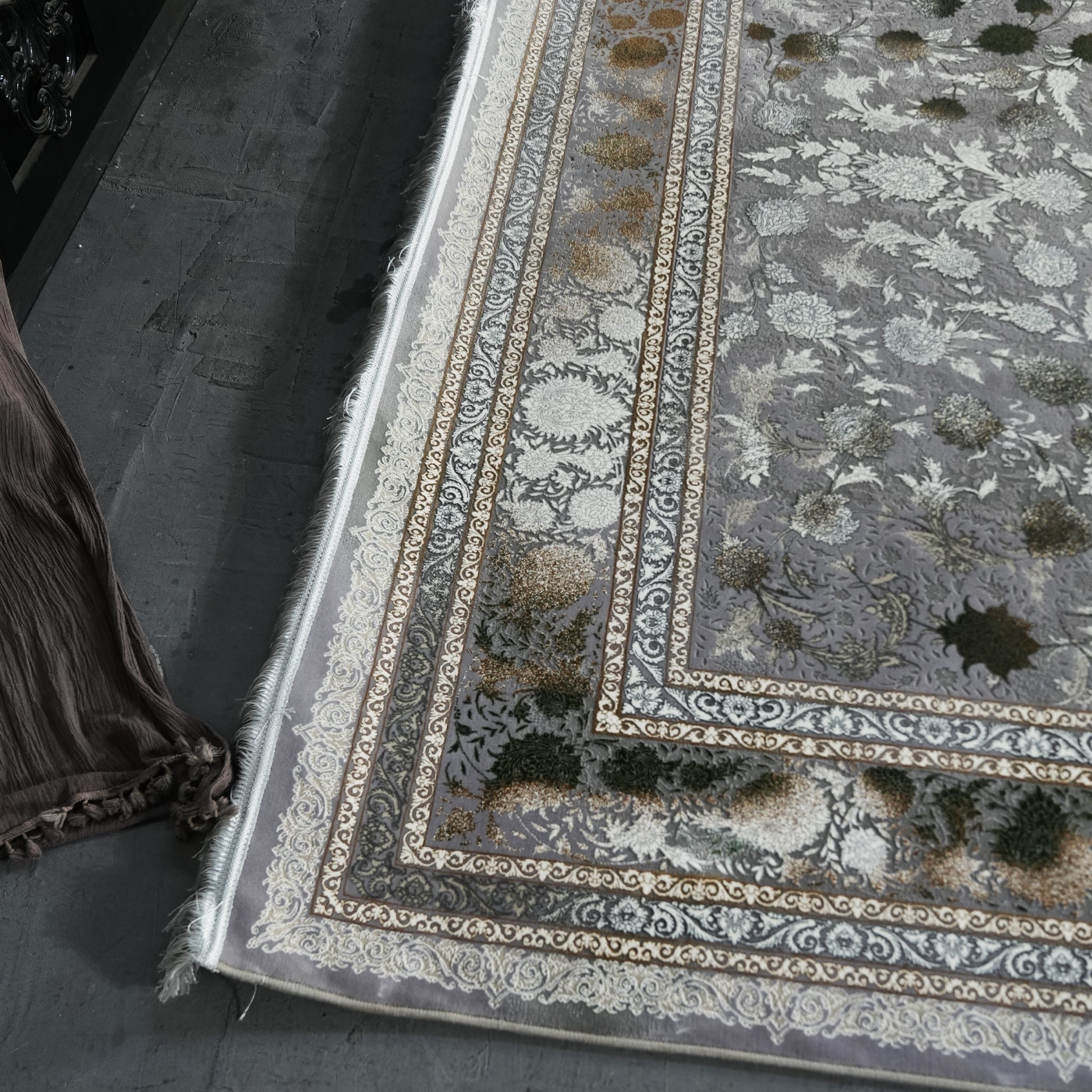 فرش ماشینی 1200 شانه تراکم 3600 گل برجسته طرح افشان شهرزاد فیلی