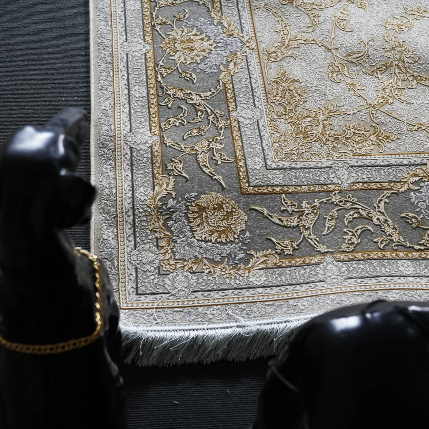 فرش ماشینی 1200 شانه تراکم 3600 گل برجسته طرح آنا بژ