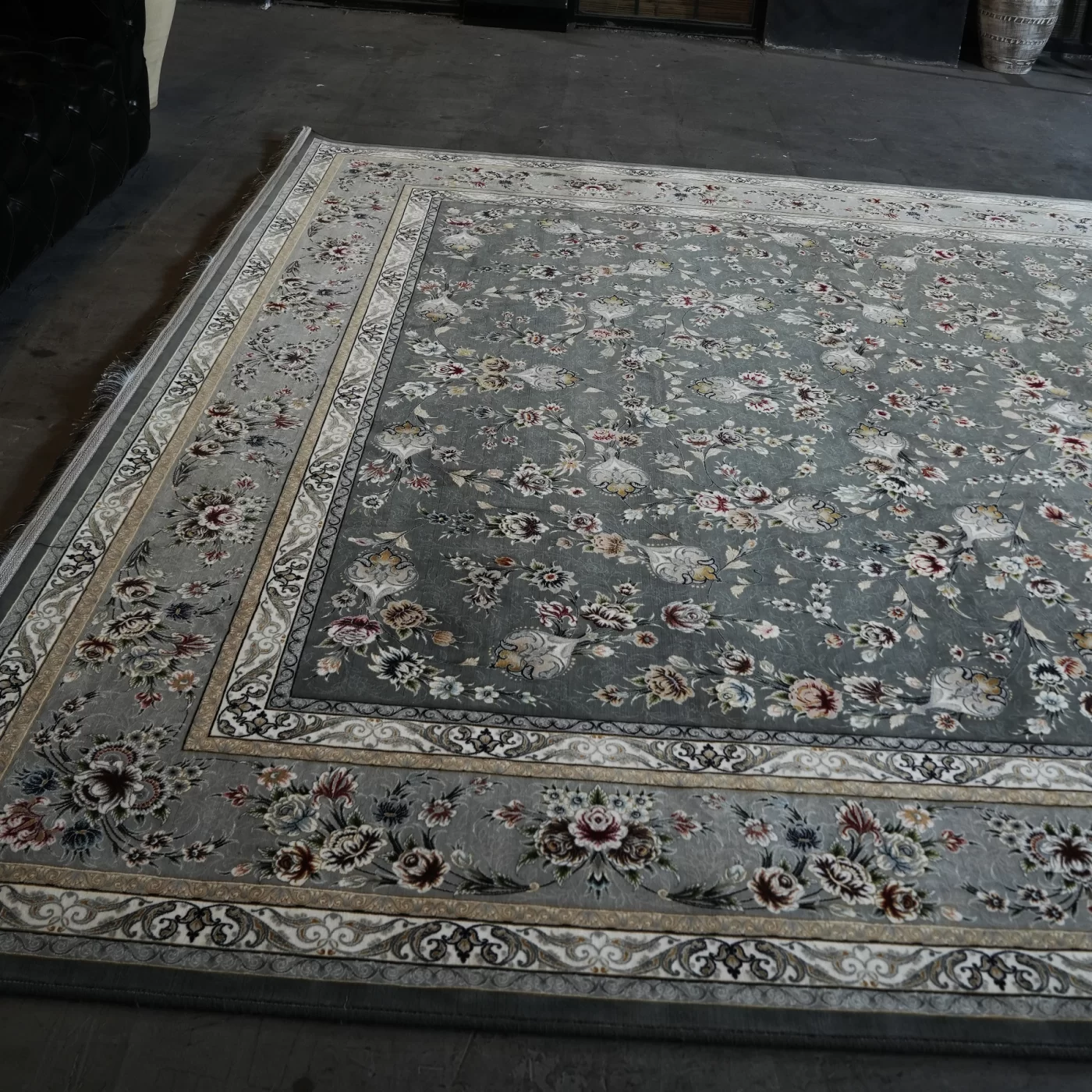 فرش ماشینی 1200 شانه تراکم 3600 گل برجسته طرح آوین دلفینی