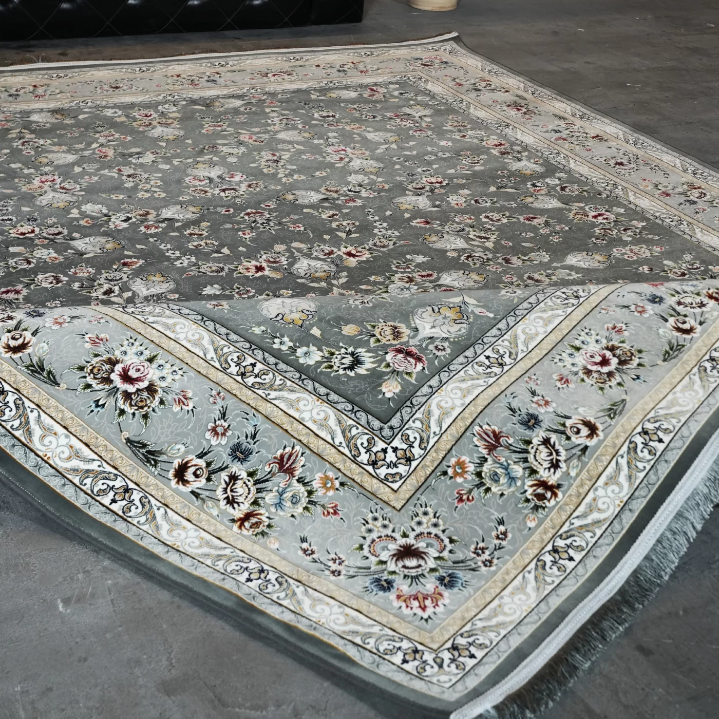 فرش ماشینی 1200 شانه تراکم 3600 گل برجسته طرح آوین دلفینی