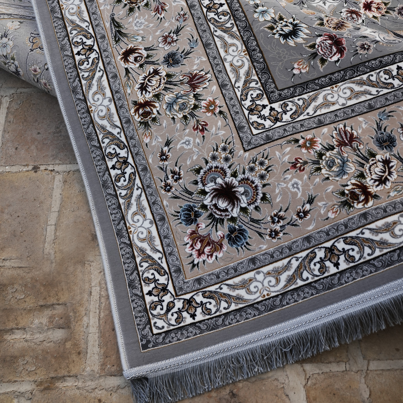 فرش ماشینی 1200 شانه تراکم 3600 گل برجسته طرح آوین نقره ای