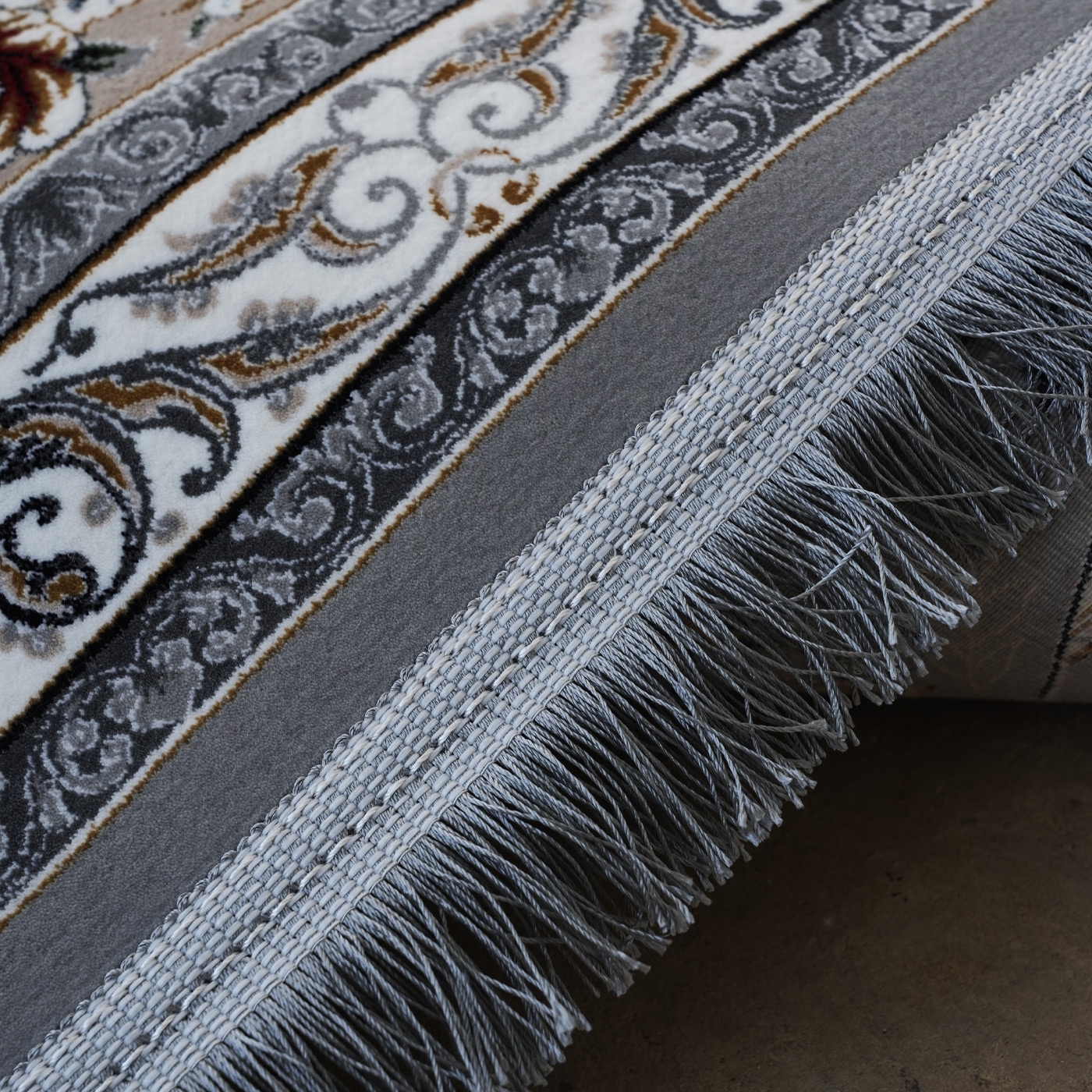 فرش ماشینی 1200 شانه تراکم 3600 گل برجسته طرح آوین نقره ای