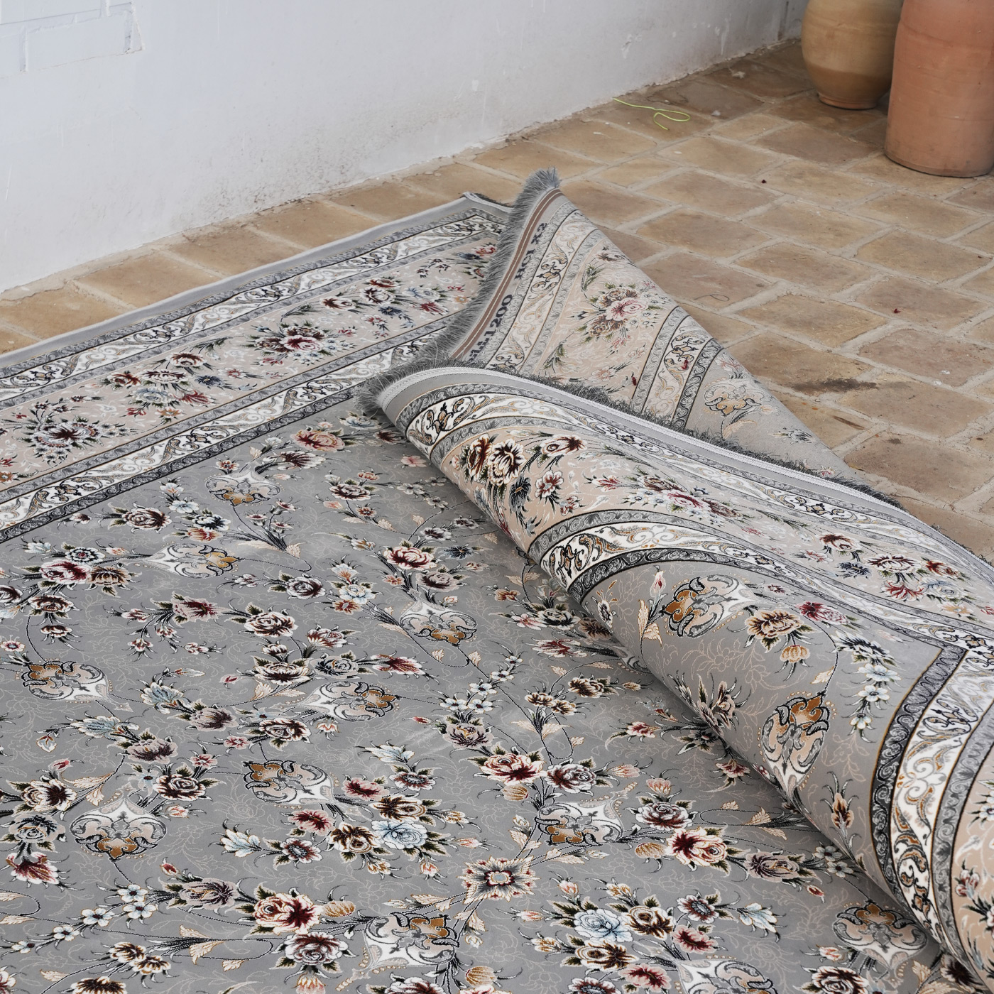 فرش ماشینی 1200 شانه تراکم 3600 گل برجسته طرح آوین نقره ای