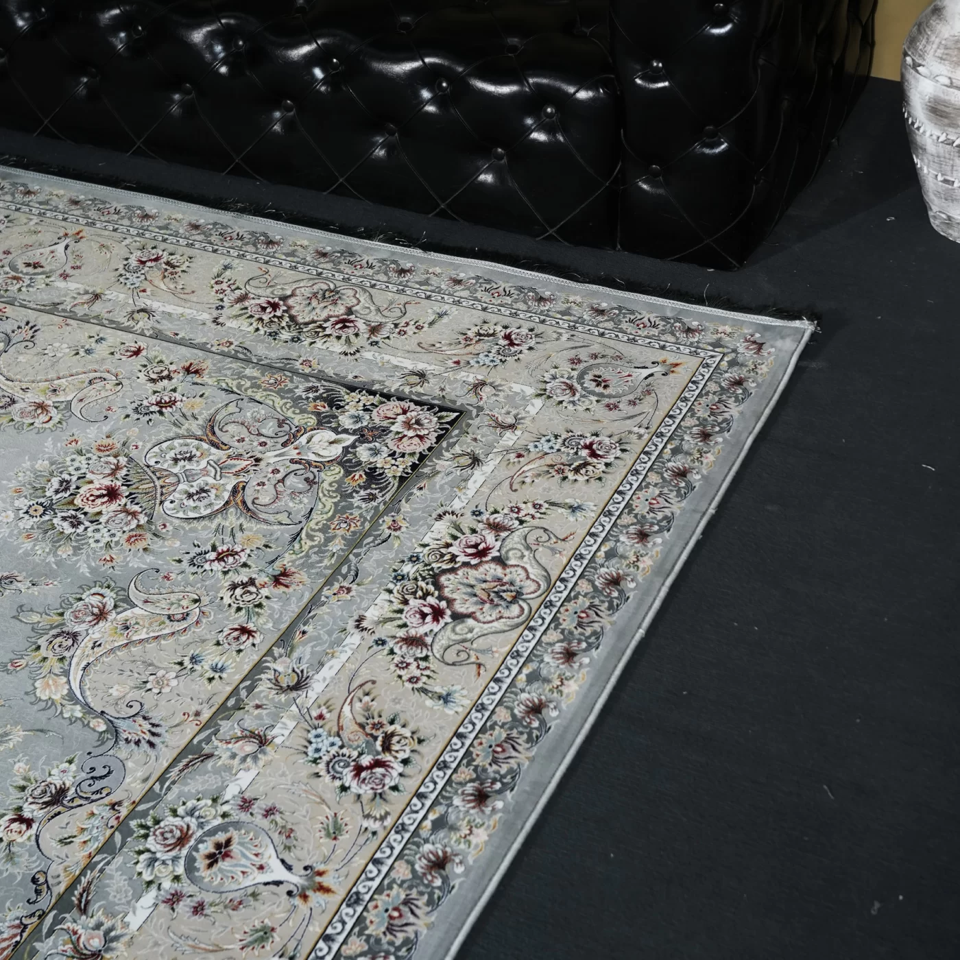 فرش ماشینی 1200 شانه تراکم 3600 گل برجسته طرح آذین نقره ای