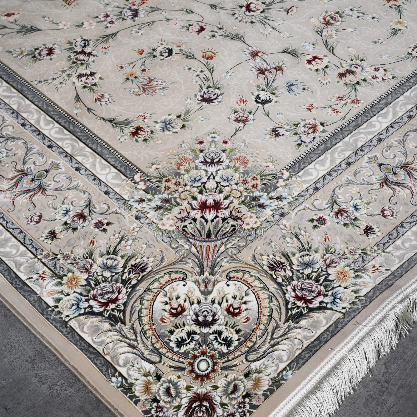 فرش ماشینی 1200 شانه تراکم 3600 گل برجسته طرح باغ گل بژ