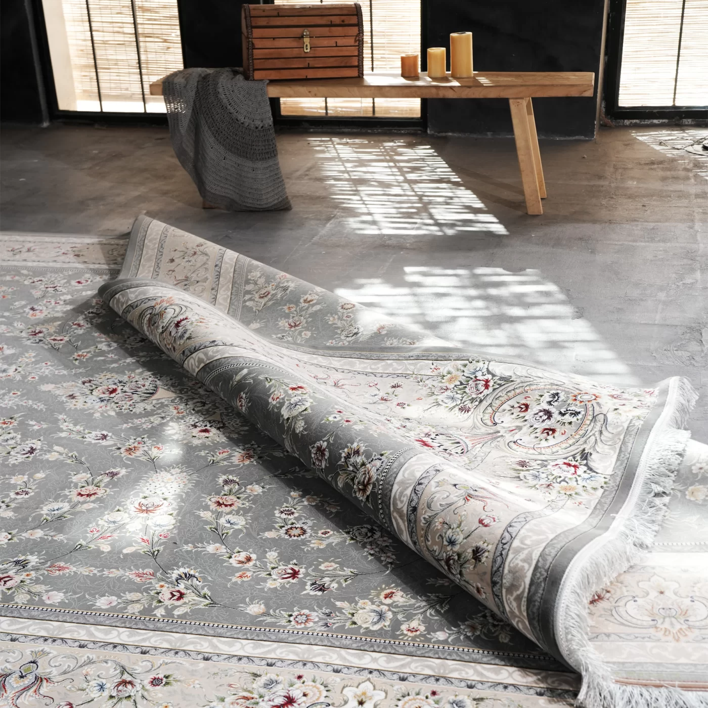 فرش ماشینی 1200 شانه تراکم 3600 گل برجسته طرح باغ گل نقره ای