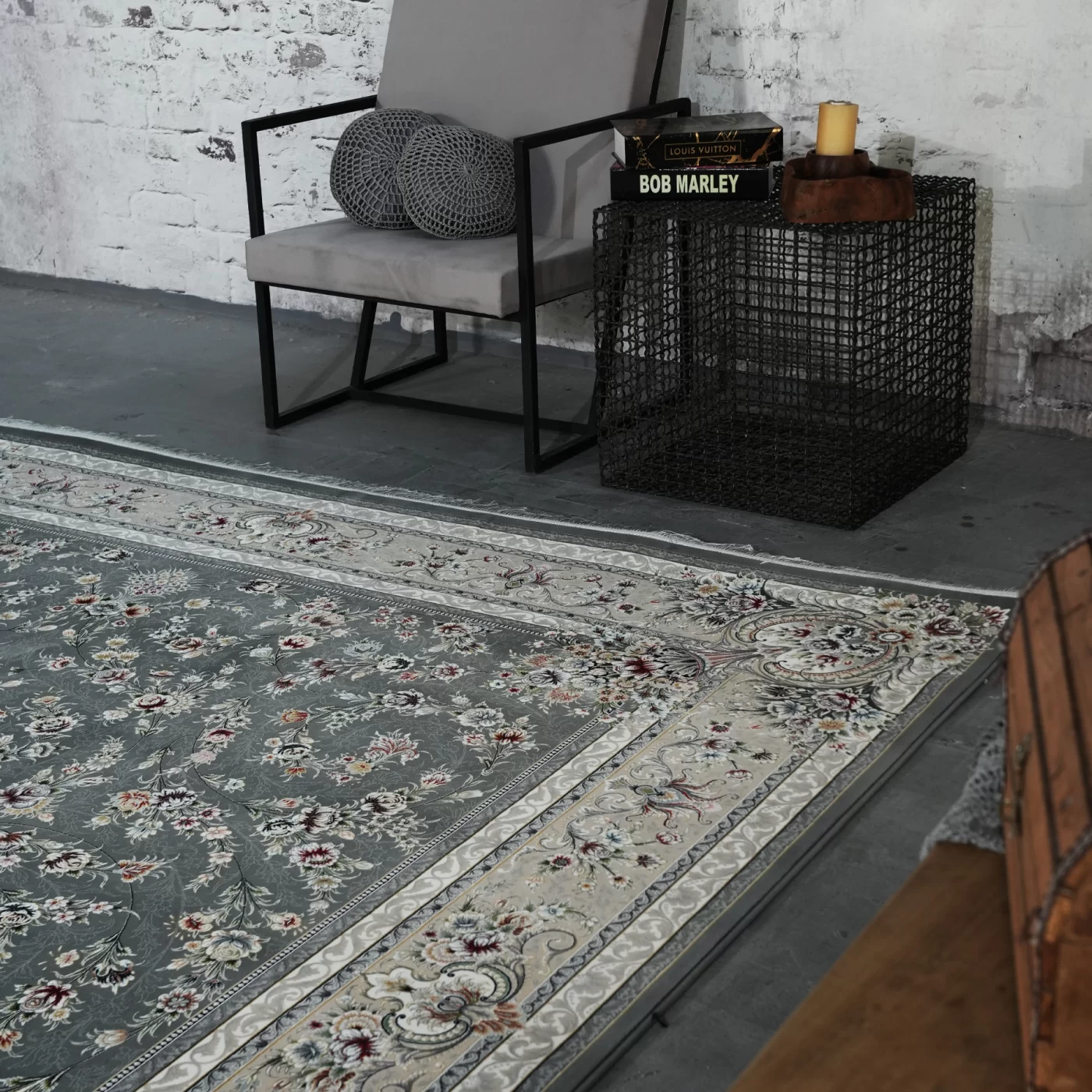 فرش ماشینی 1200 شانه تراکم 3600 گل برجسته طرح باغ گل نقره ای