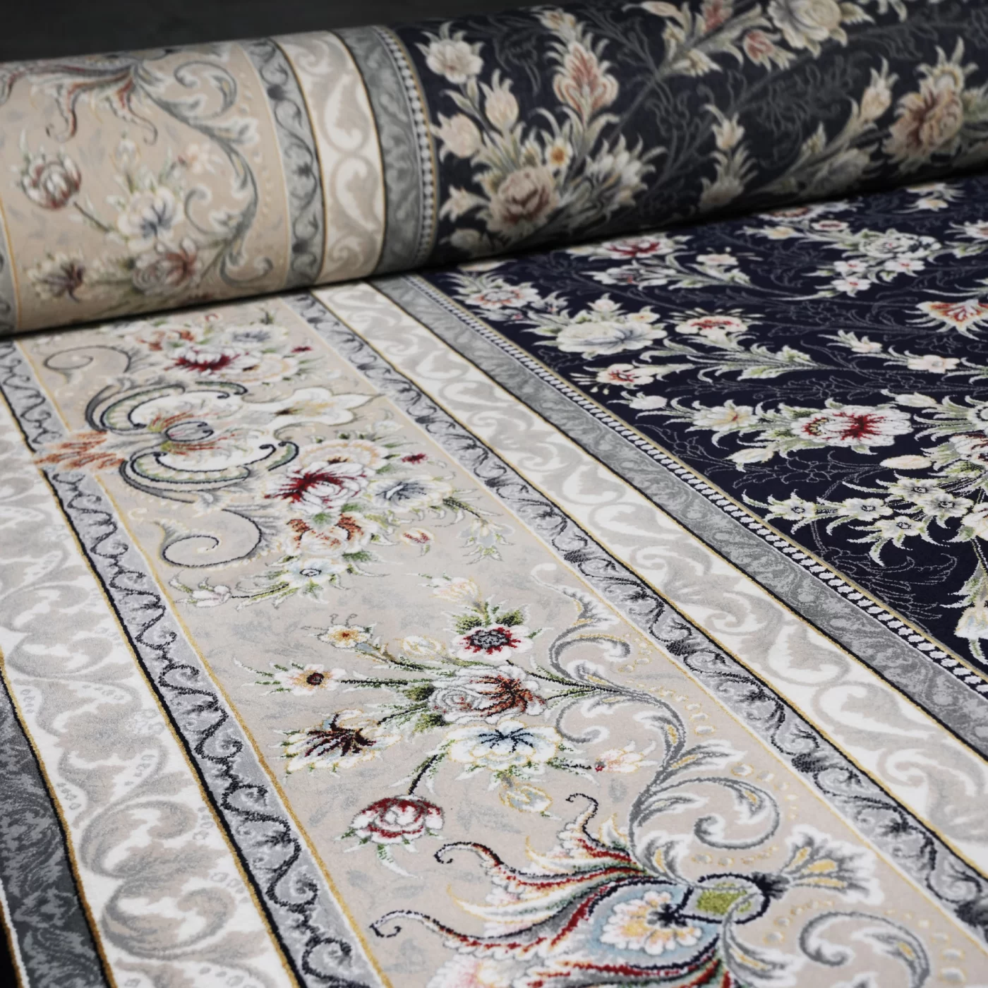 فرش ماشینی 1200 شانه تراکم 3600 گل برجسته طرح باغ گل سرمه ای