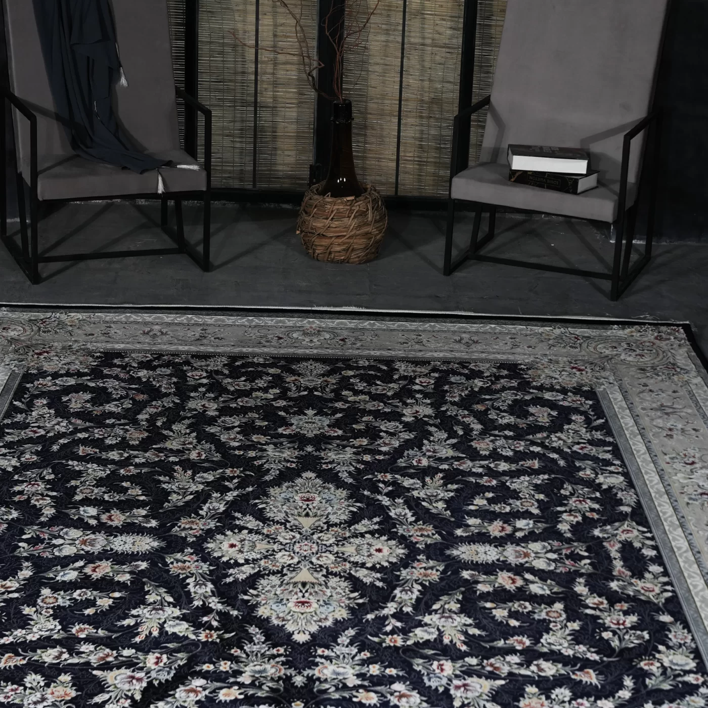 فرش ماشینی 1200 شانه تراکم 3600 گل برجسته طرح باغ گل سرمه ای