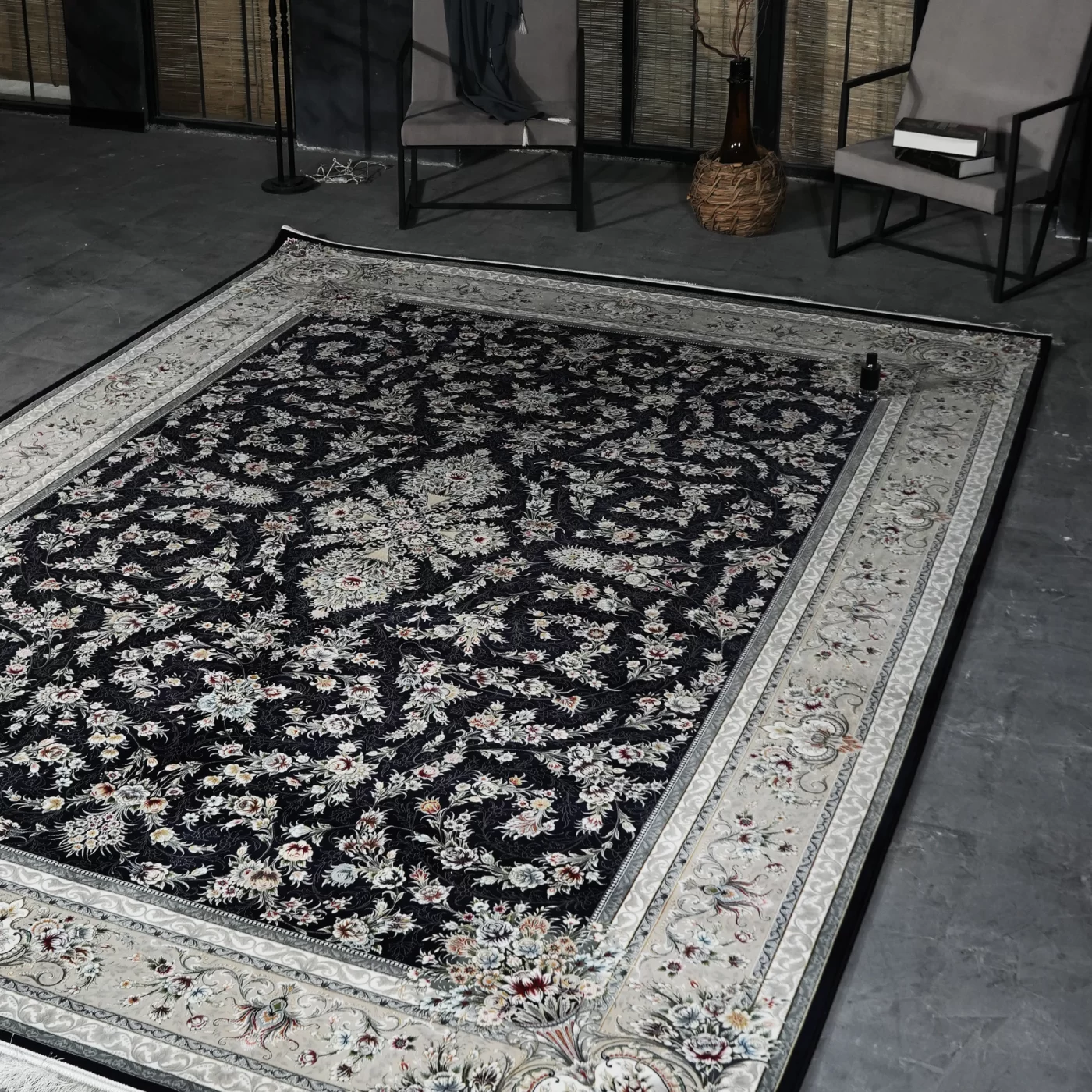 فرش ماشینی 1200 شانه تراکم 3600 گل برجسته طرح باغ گل سرمه ای