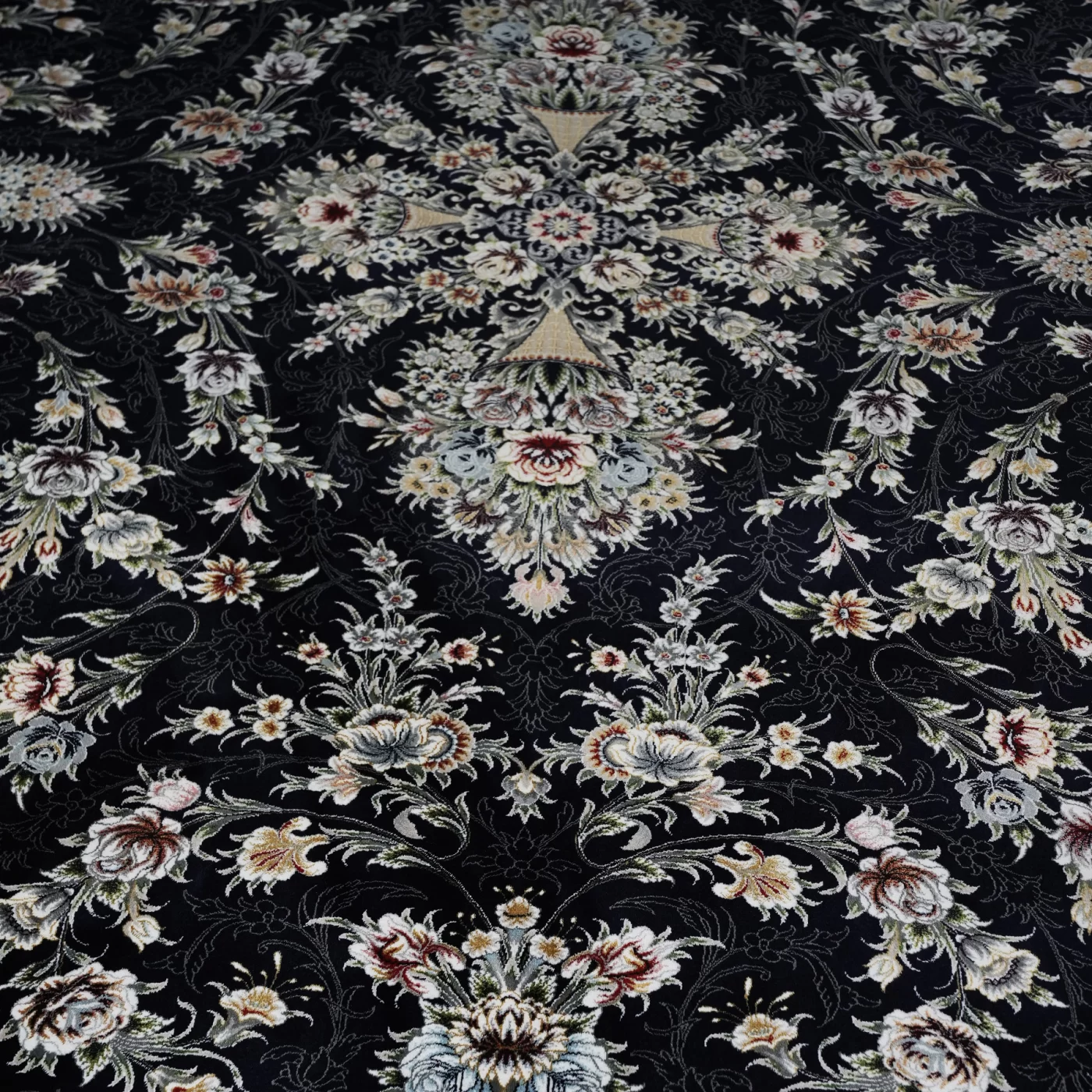 فرش ماشینی 1200 شانه تراکم 3600 گل برجسته طرح باغ گل سرمه ای