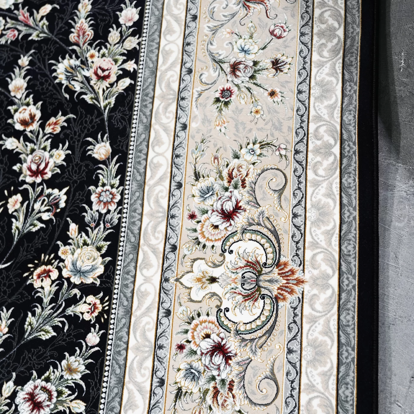 فرش ماشینی 1200 شانه تراکم 3600 گل برجسته طرح باغ گل سرمه ای