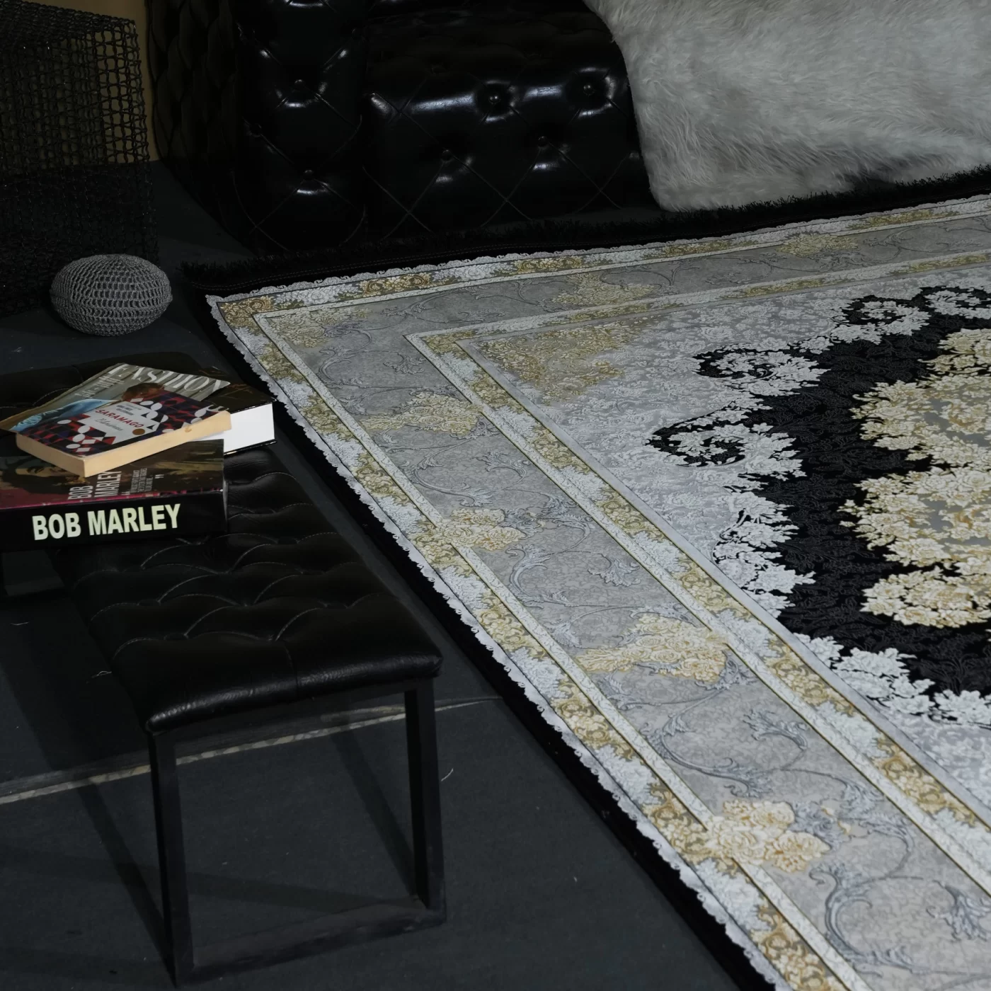 فرش ماشینی 1200 شانه تراکم 3600 گل برجسته طرح باغ رز سرمه ای