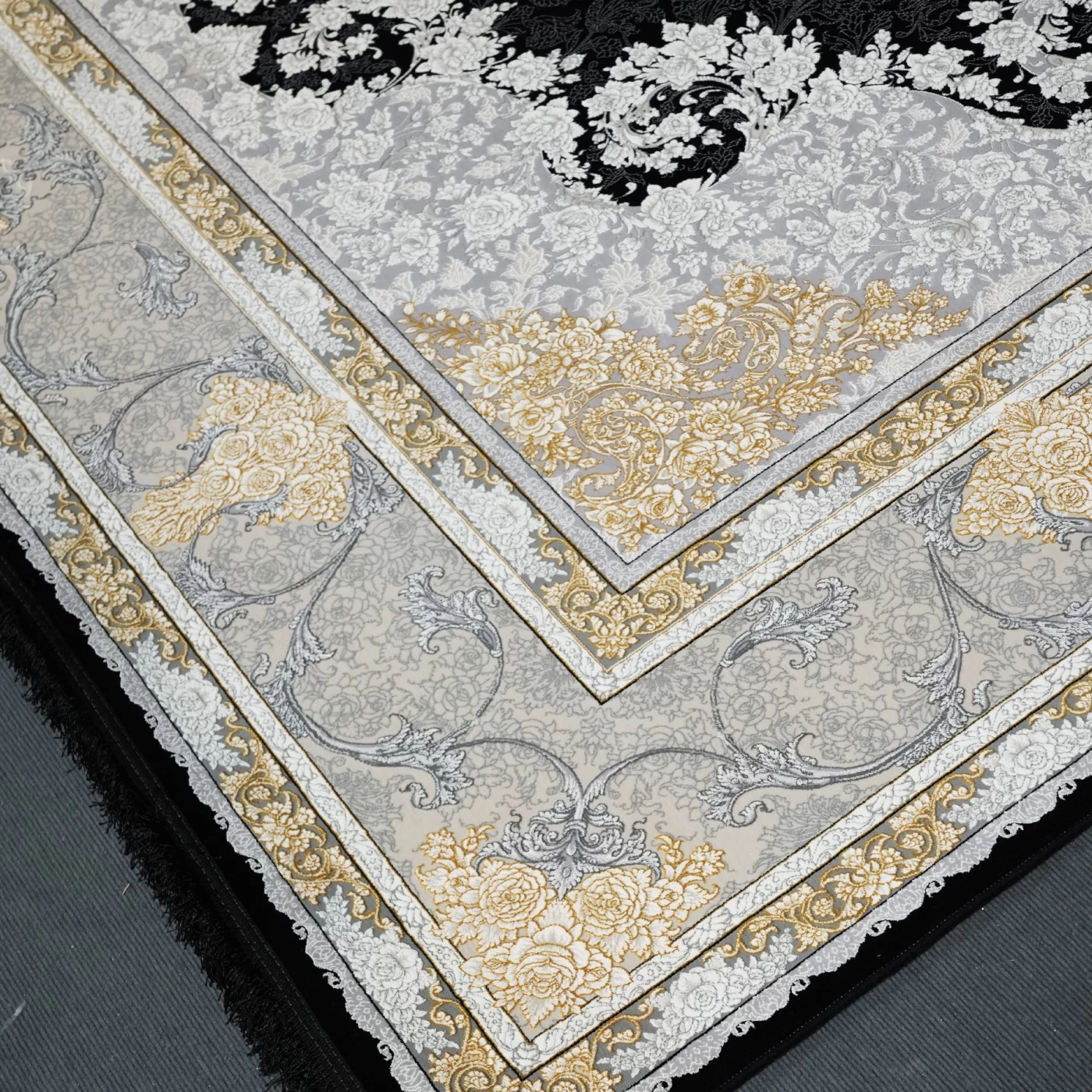 فرش ماشینی 1200 شانه تراکم 3600 گل برجسته طرح باغ رز سرمه ای