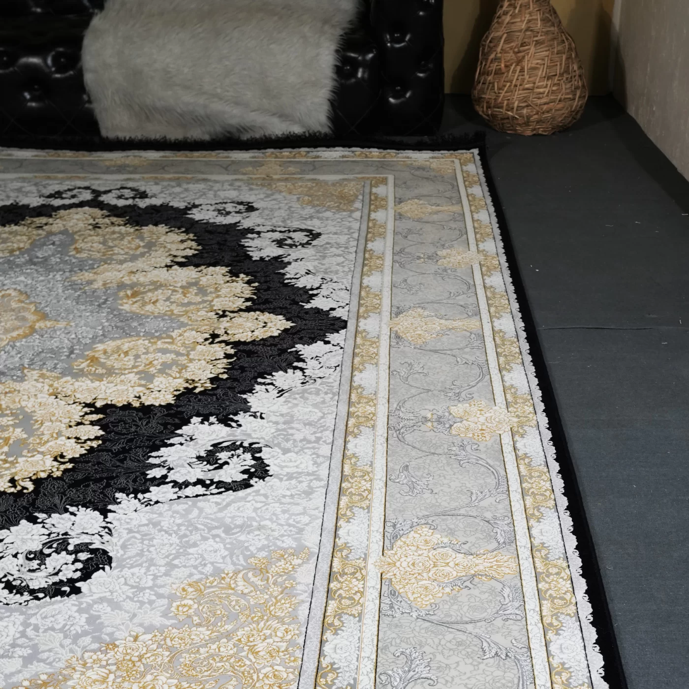 فرش ماشینی 1200 شانه تراکم 3600 گل برجسته طرح باغ رز سرمه ای