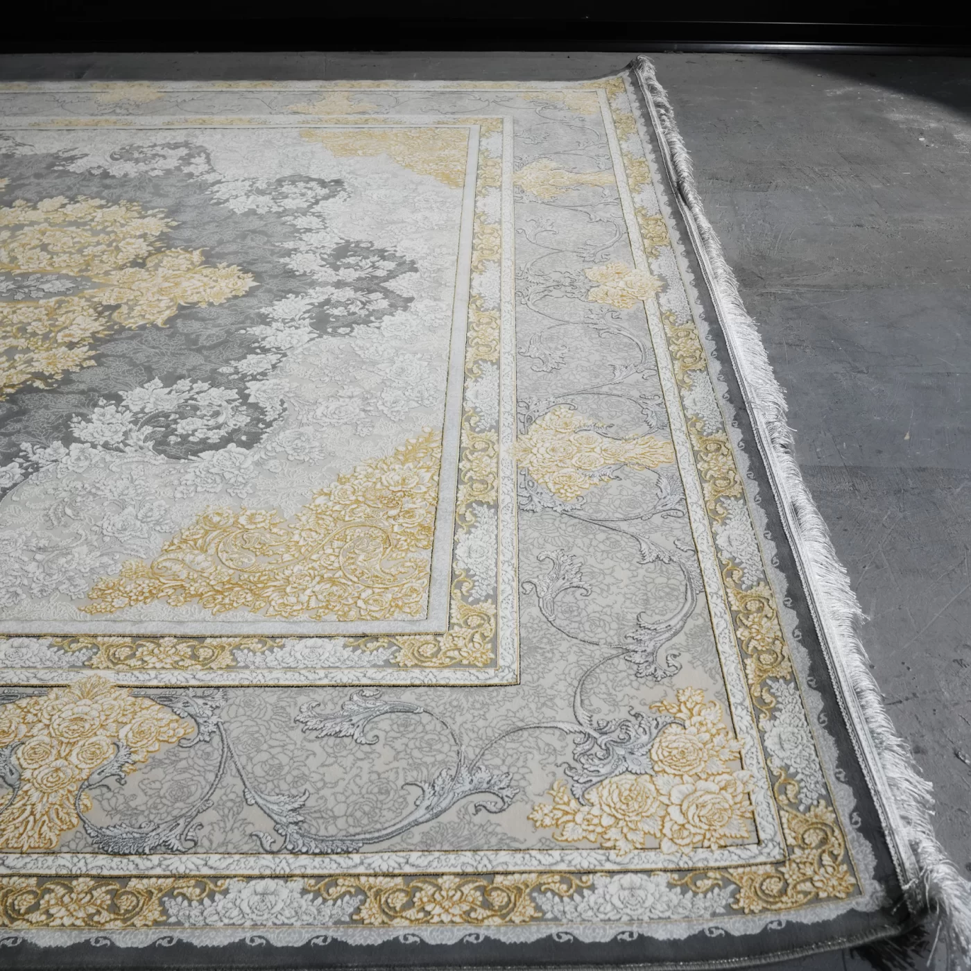 فرش ماشینی 1200 شانه تراکم 3600 گل برجسته طرح باغ رز طوسی