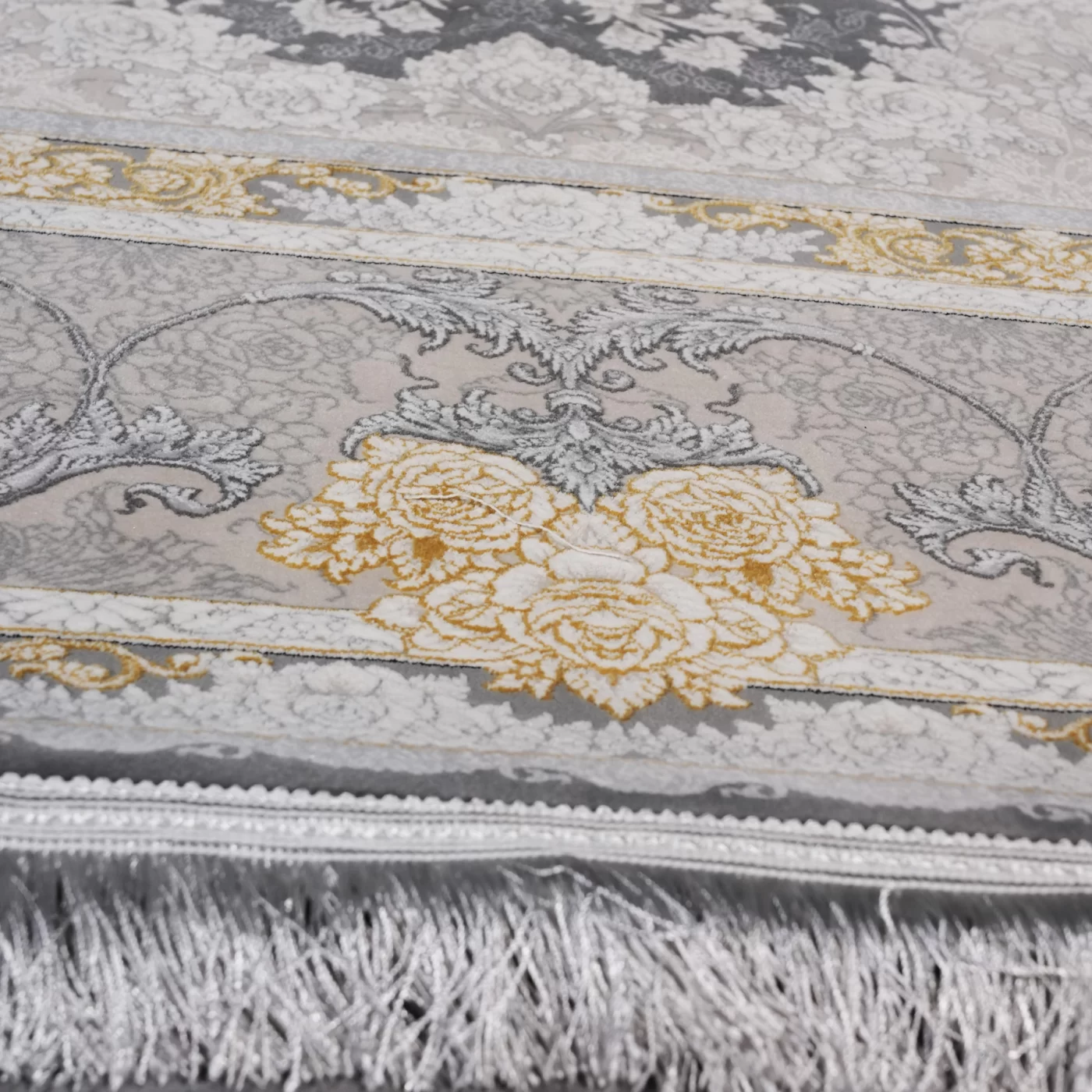 فرش ماشینی 1200 شانه تراکم 3600 گل برجسته طرح باغ رز طوسی