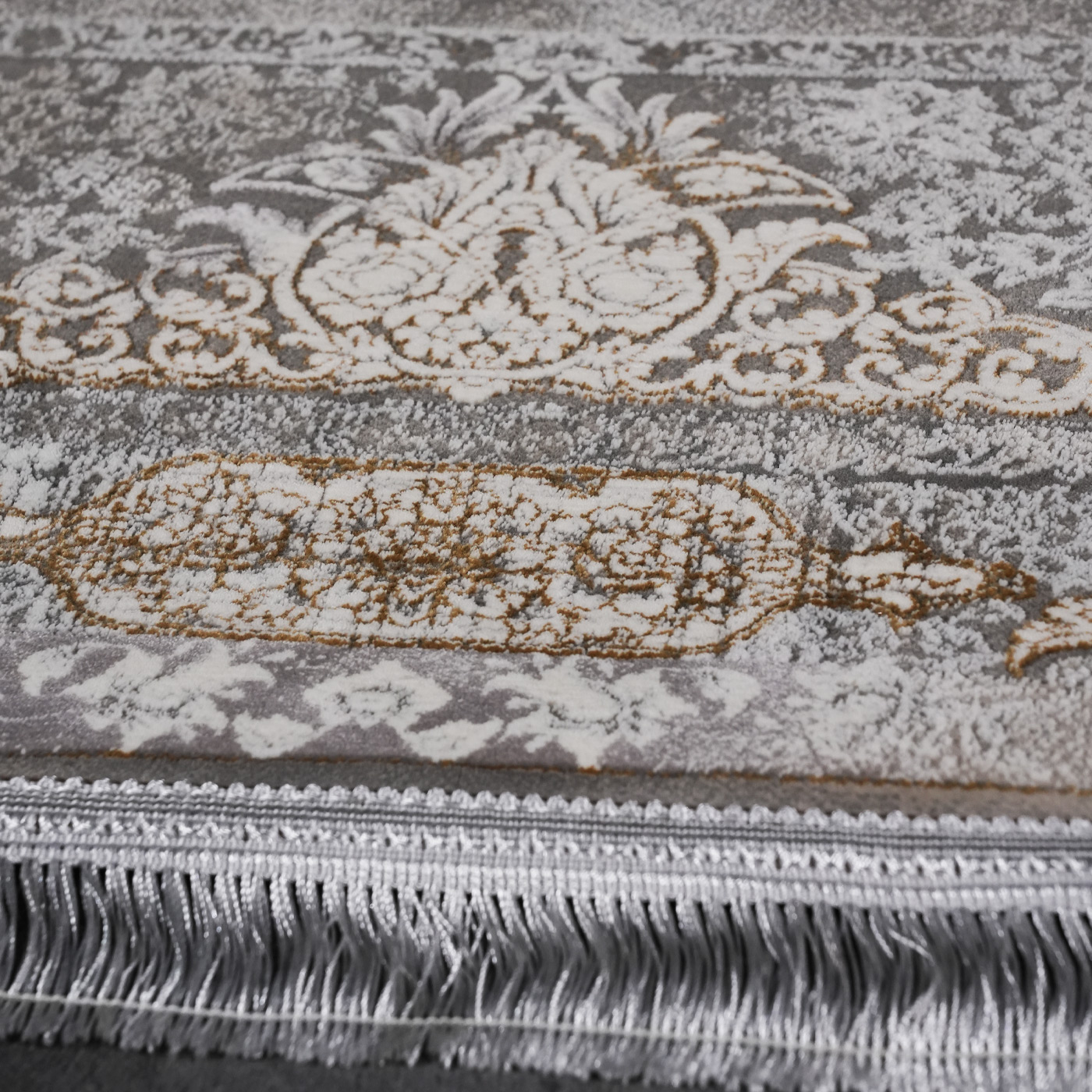 فرش ماشینی 1200 شانه تراکم 3600 گل برجسته طرح بهامین بژ