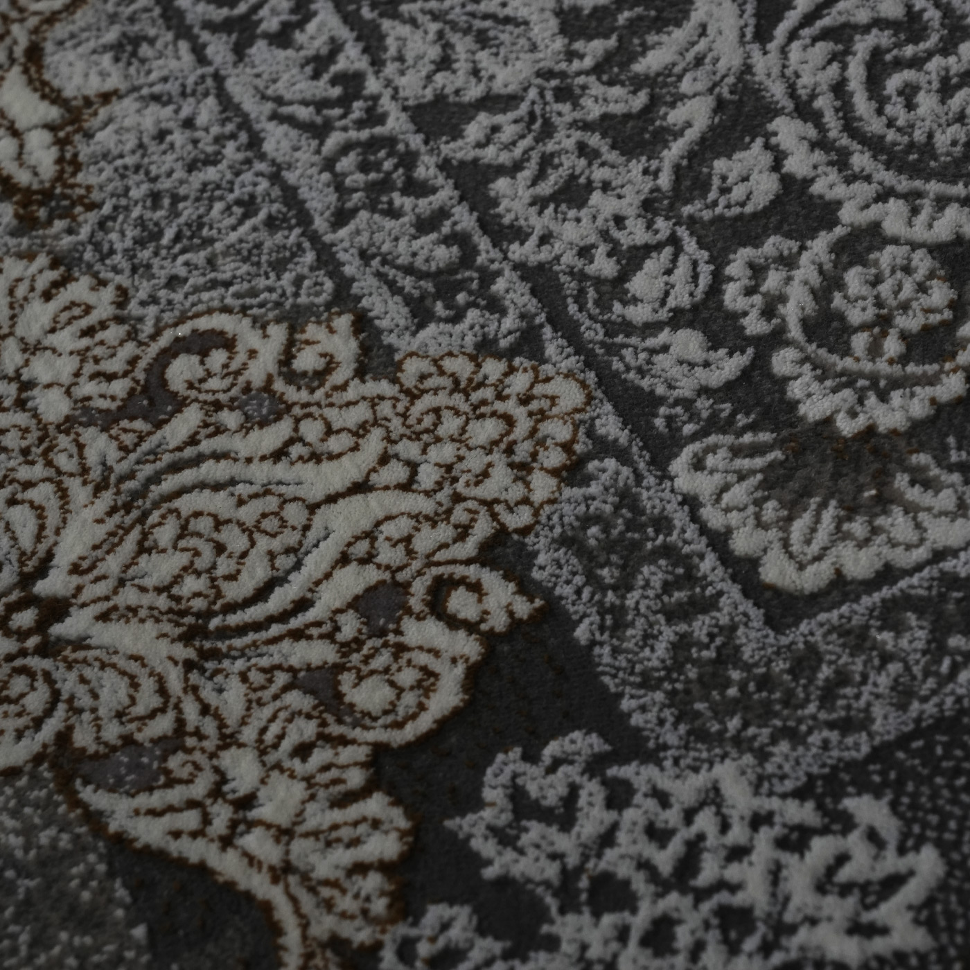 فرش ماشینی 1200 شانه تراکم 3600 گل برجسته طرح بهامین بژ