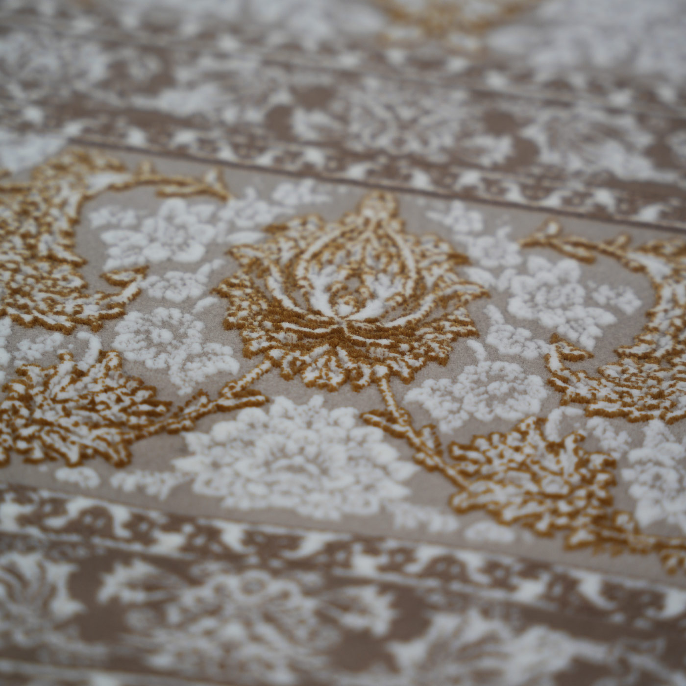  فرش ماشینی 1200 شانه تراکم 3600گل برجسته طرح دلکش صدفی