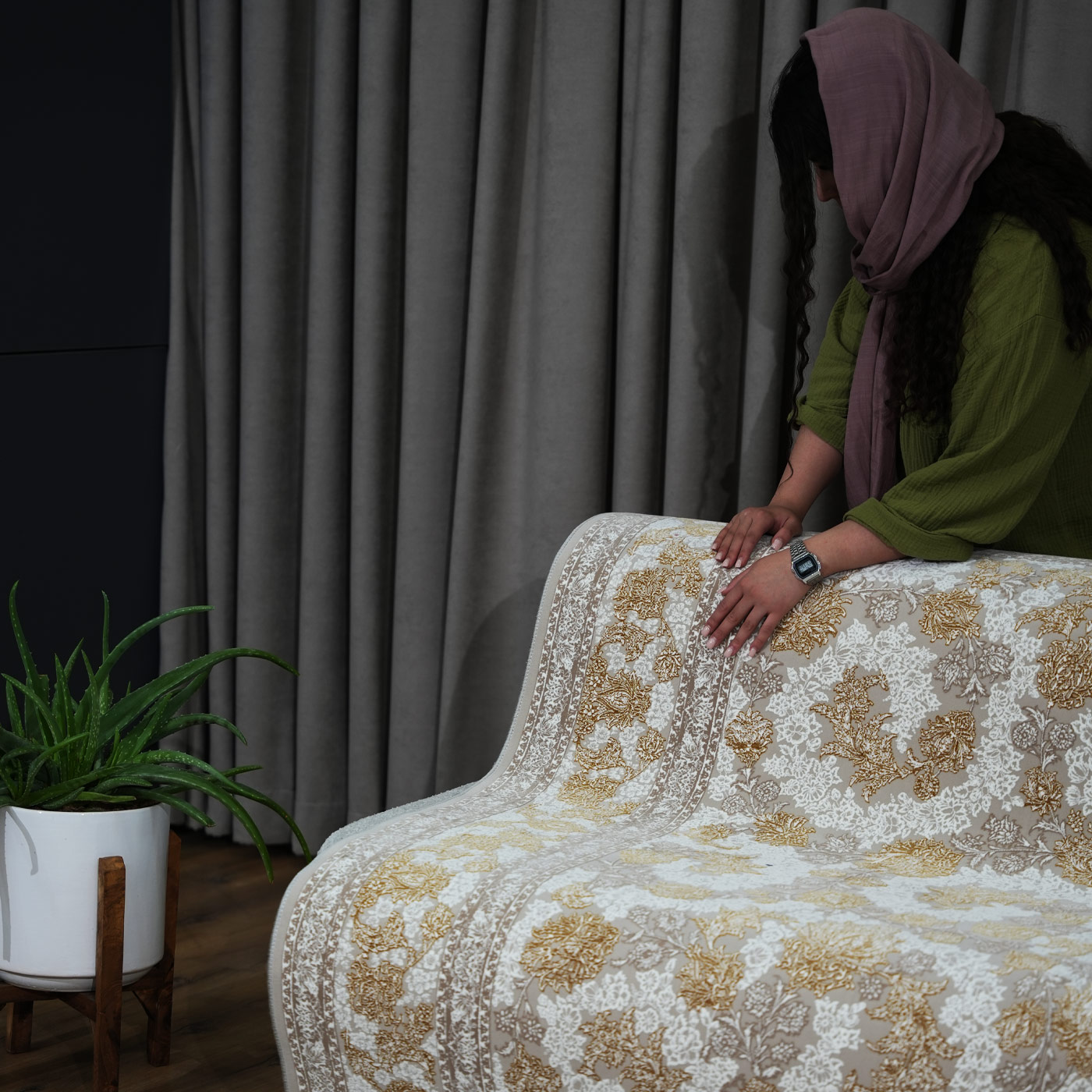  فرش ماشینی 1200 شانه تراکم 3600گل برجسته طرح دلکش صدفی