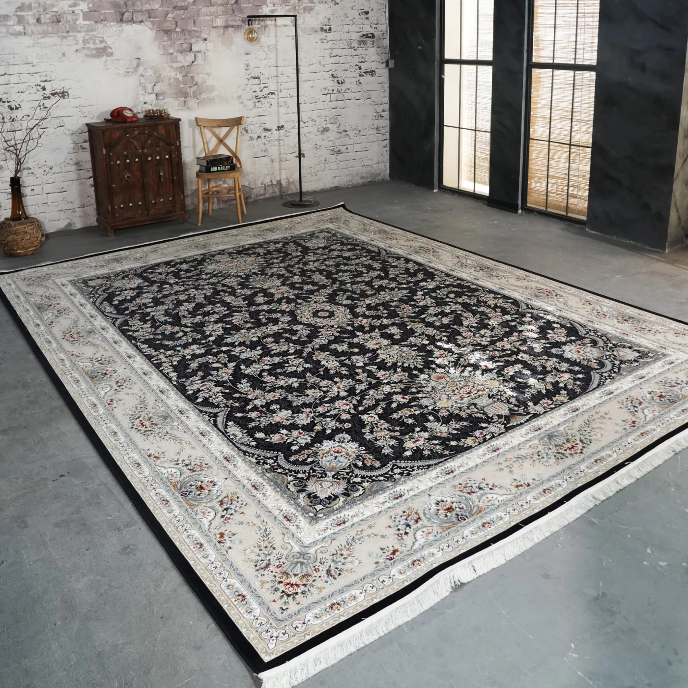 فرش ماشینی 1200 شانه تراکم 3600 گل برجسته طرح فرنوش سرمه ای