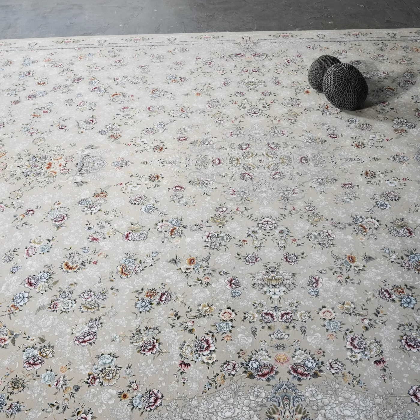 فرش ماشینی 1200 شانه تراکم 3600 گل برجسته طرح گلبهار بژ