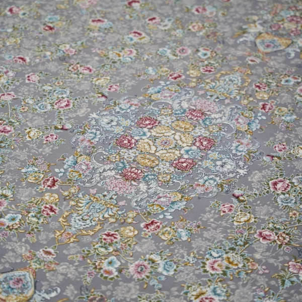 سجادة آلية الصنع  ١٢٠٠ عقدة كثافة ٣٦٠٠ تصميم گلبهار  باللون الفضي