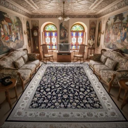 فرش ماشینی ۱۲۰۰ شانه تراکم ۳۶۰۰ گل برجسته طرح هلن سرمه ای - بازارفرش - فرش 1200 شانه