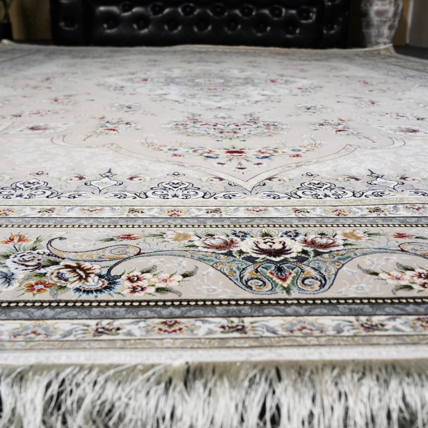 فرش ماشینی 1200 شانه تراکم 3600 گل برجسته طرح هیراد بژ