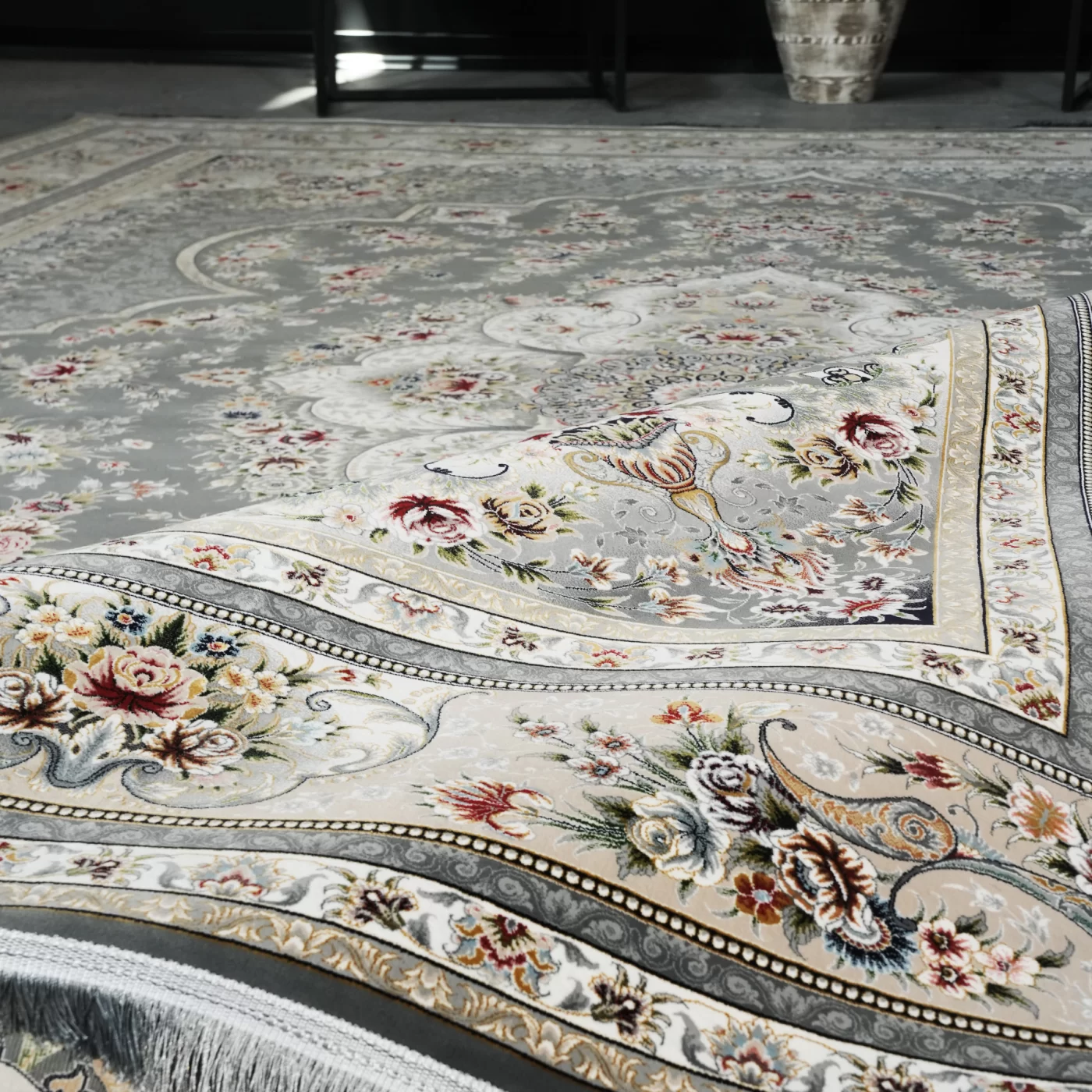  فرش ماشینی 1200 شانه تراکم 3600 گل برجسته طرح هیراد دلفینی