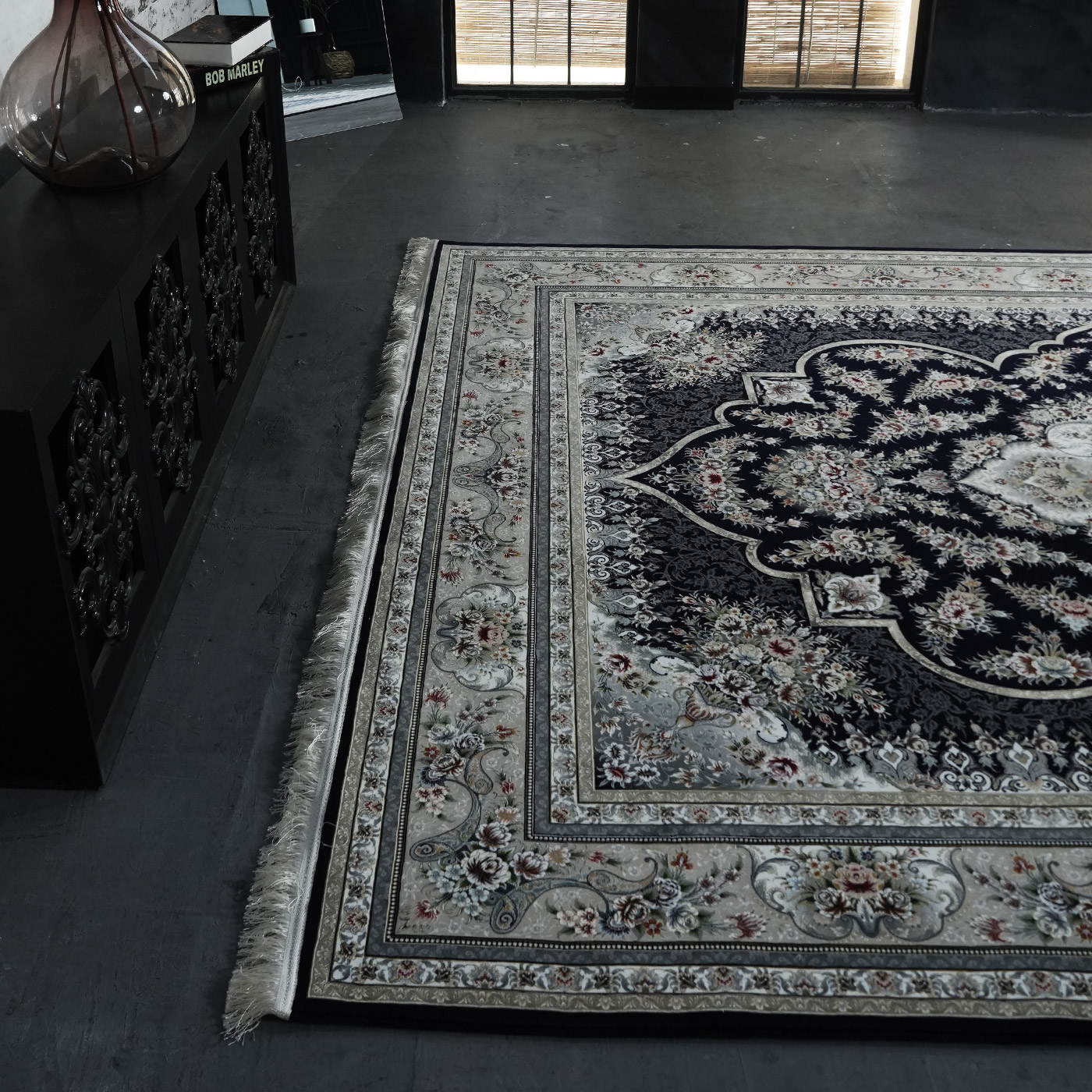 فرش ماشینی 1200 شانه تراکم 3600 گل برجسته طرح هیراد سرمه ای