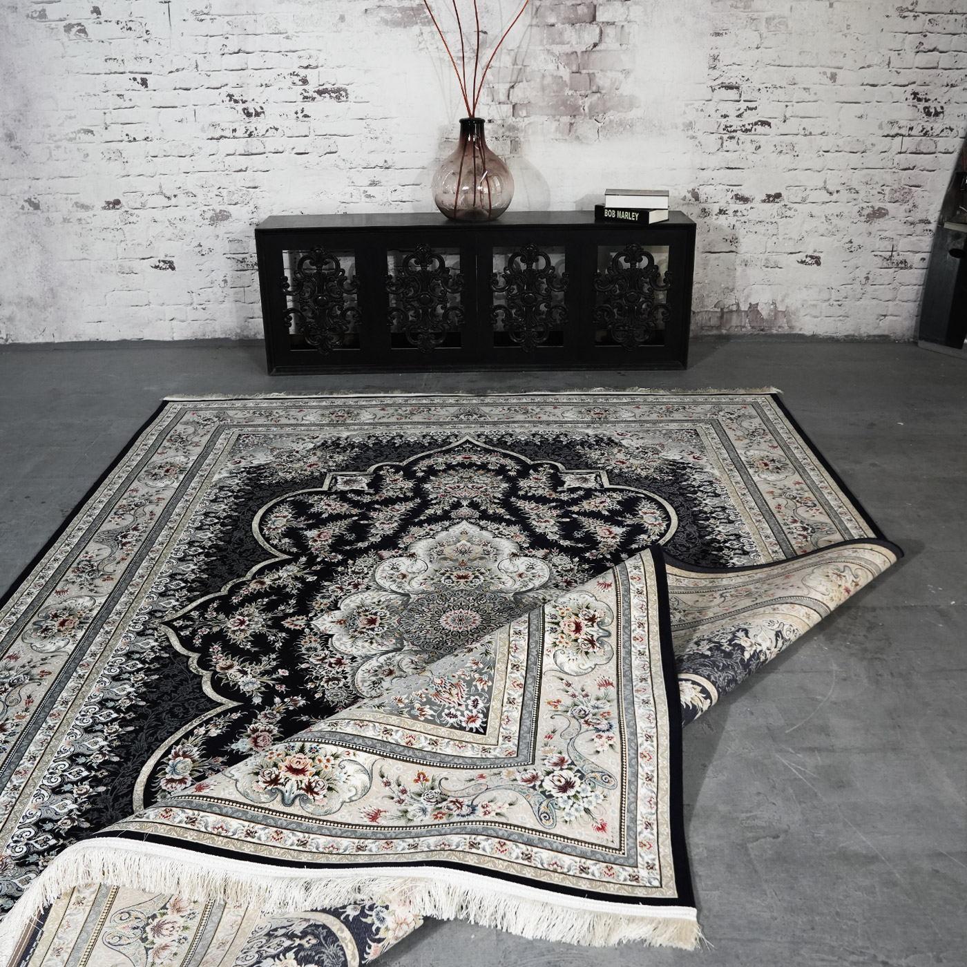 فرش ماشینی 1200 شانه تراکم 3600 گل برجسته طرح هیراد سرمه ای