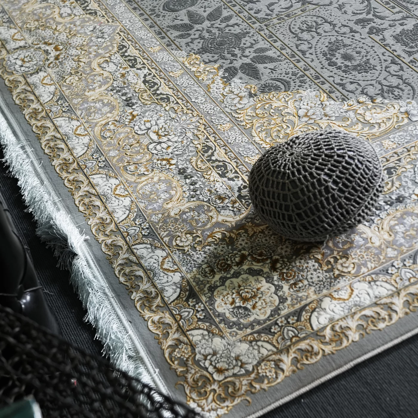 فرش ماشینی 1200 شانه تراکم 3600 گل برجسته طرح هرمان فیلی