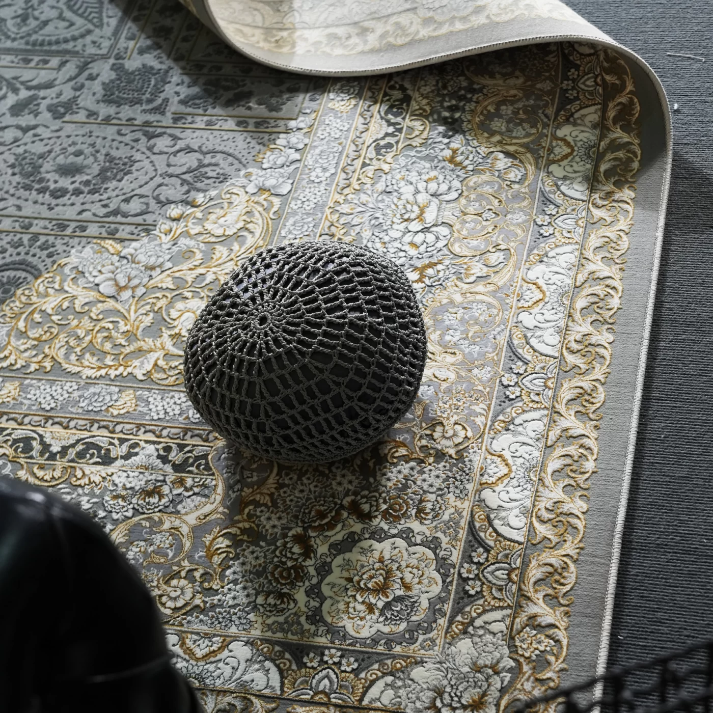 فرش ماشینی 1200 شانه تراکم 3600 گل برجسته طرح هرمان فیلی