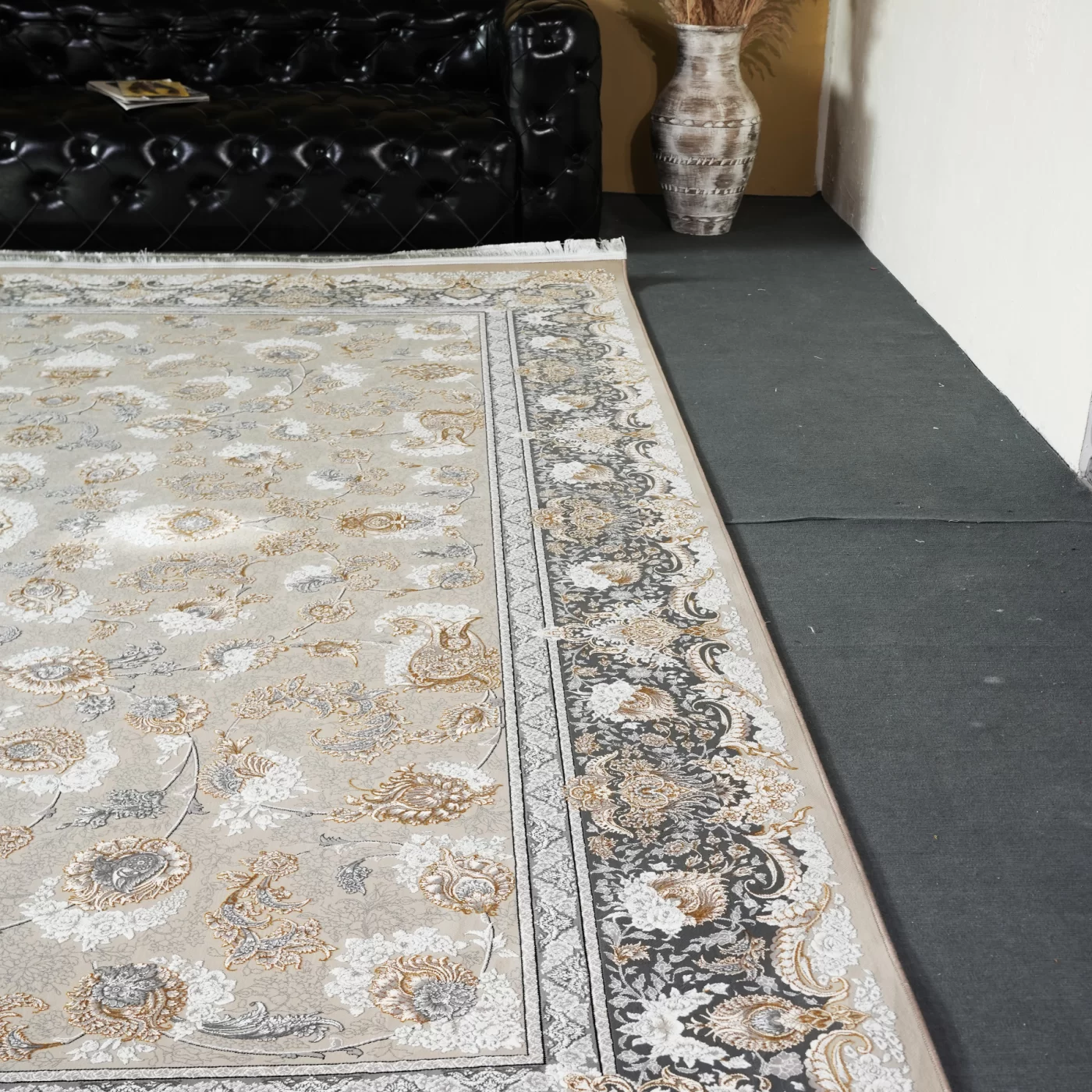 فرش ماشینی 1200 شانه تراکم 3600 گل برجسته طرح همایون بژ