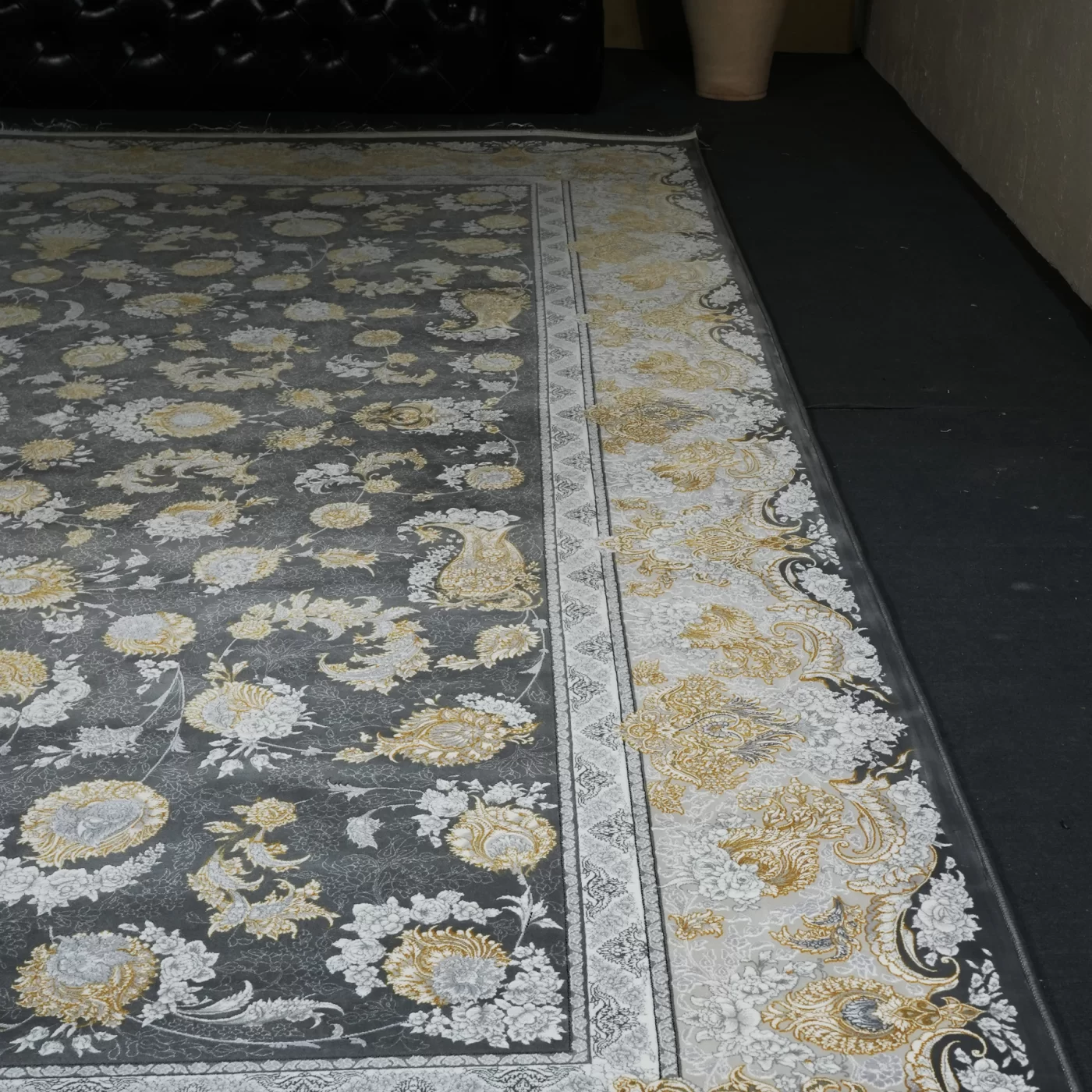 فرش ماشینی 1200 شانه تراکم 3600 گل برجسته طرح همایون دلفینی