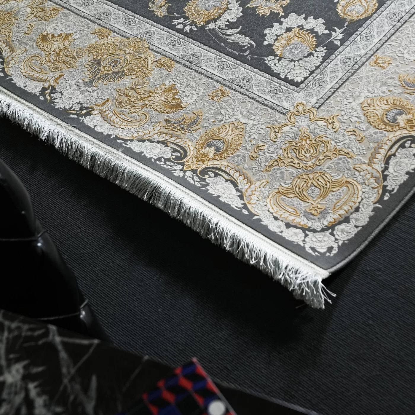 فرش ماشینی 1200 شانه تراکم 3600 گل برجسته طرح همایون دلفینی