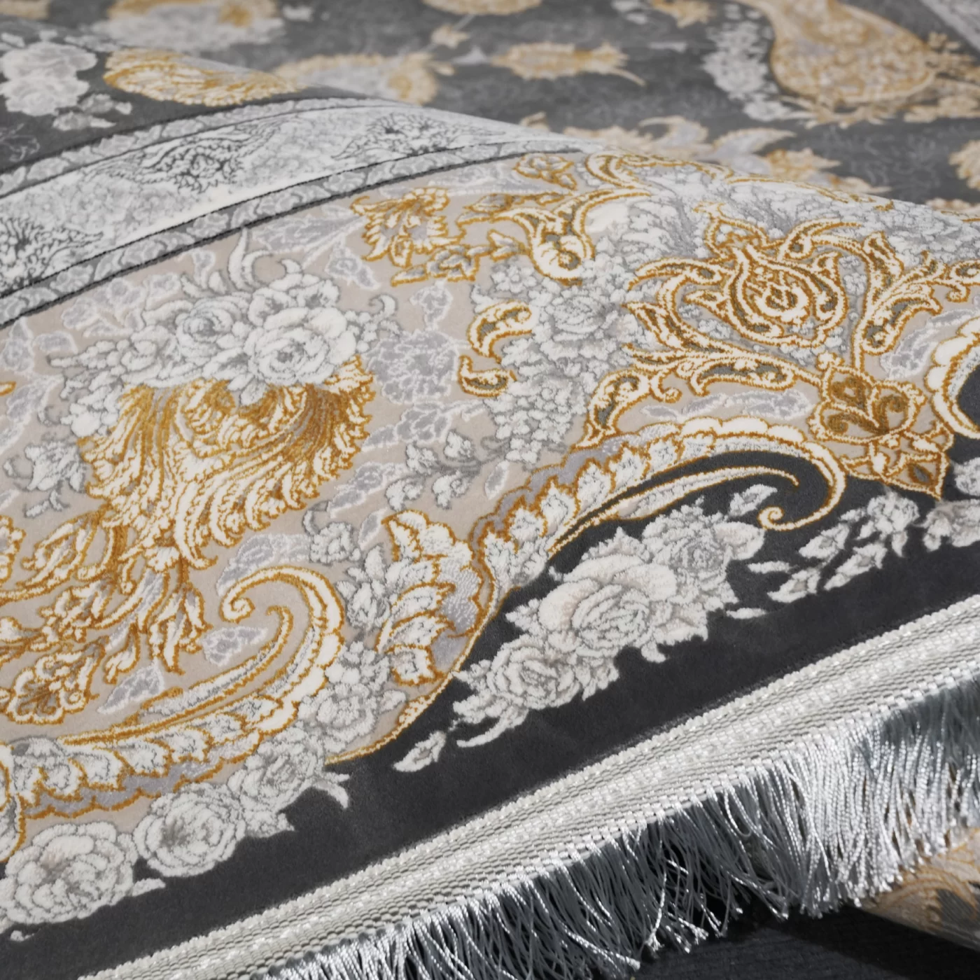 فرش ماشینی 1200 شانه تراکم 3600 گل برجسته طرح همایون دلفینی