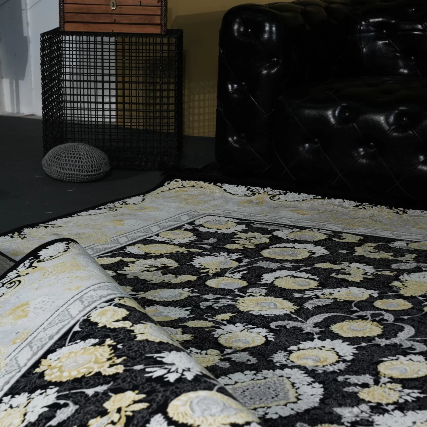 فرش ماشینی 1200 شانه تراکم 3600 گل برجسته طرح همایون سرمه ای