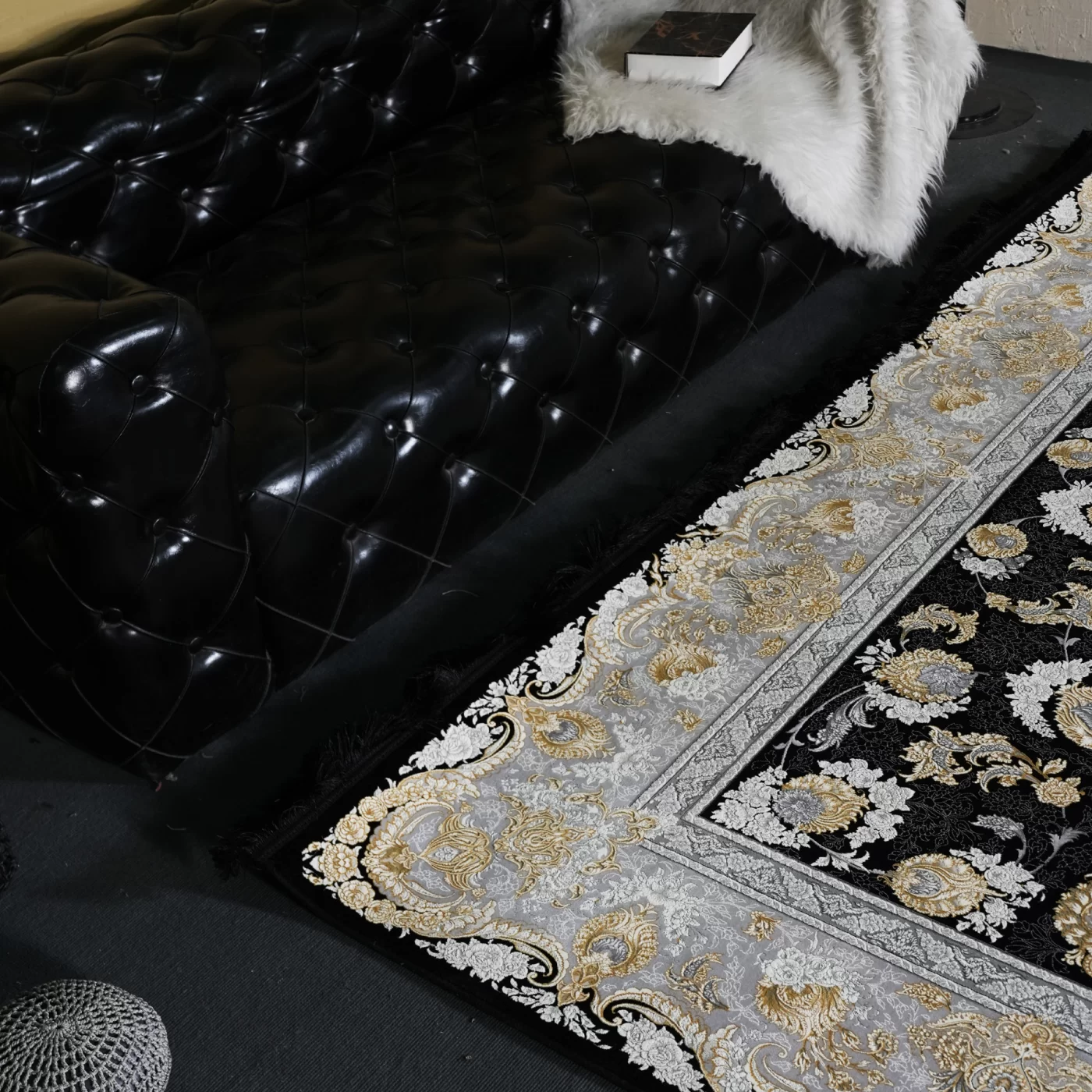 فرش ماشینی 1200 شانه تراکم 3600 گل برجسته طرح همایون سرمه ای