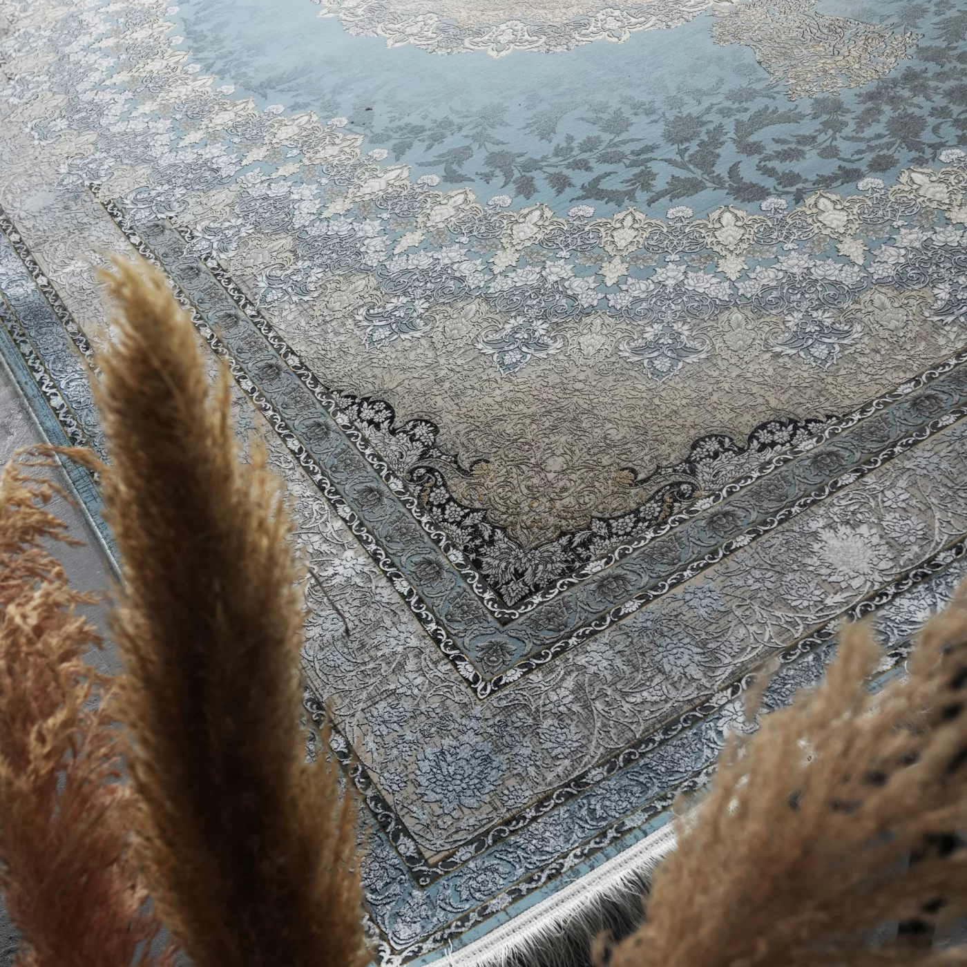 فرش ماشینی 1200 شانه تراکم 3600 گل برجسته طرح جاویدان آبی