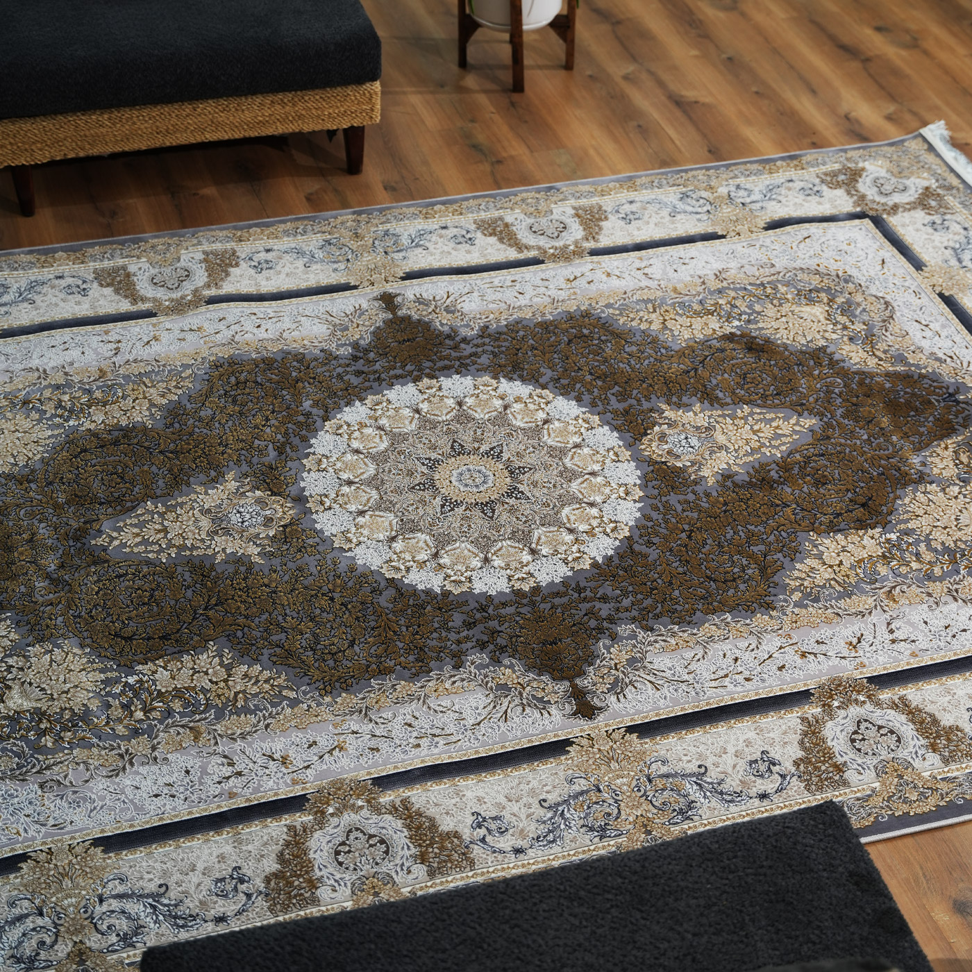 فرش ماشینی ۱۲۰۰ شانه تراکم ۳۶۰۰ گل برجسته طرح جزیره دلفینی