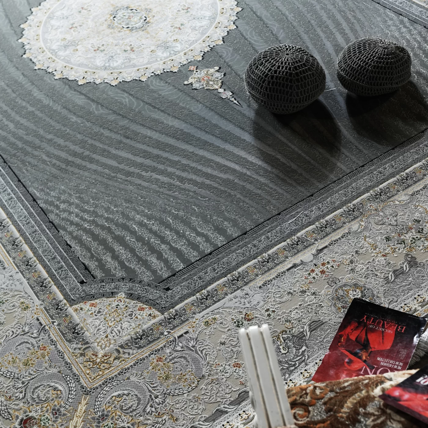 فرش ماشینی 1200 شانه تراکم 3600 گل برجسته طرح خلیفه دلفینی