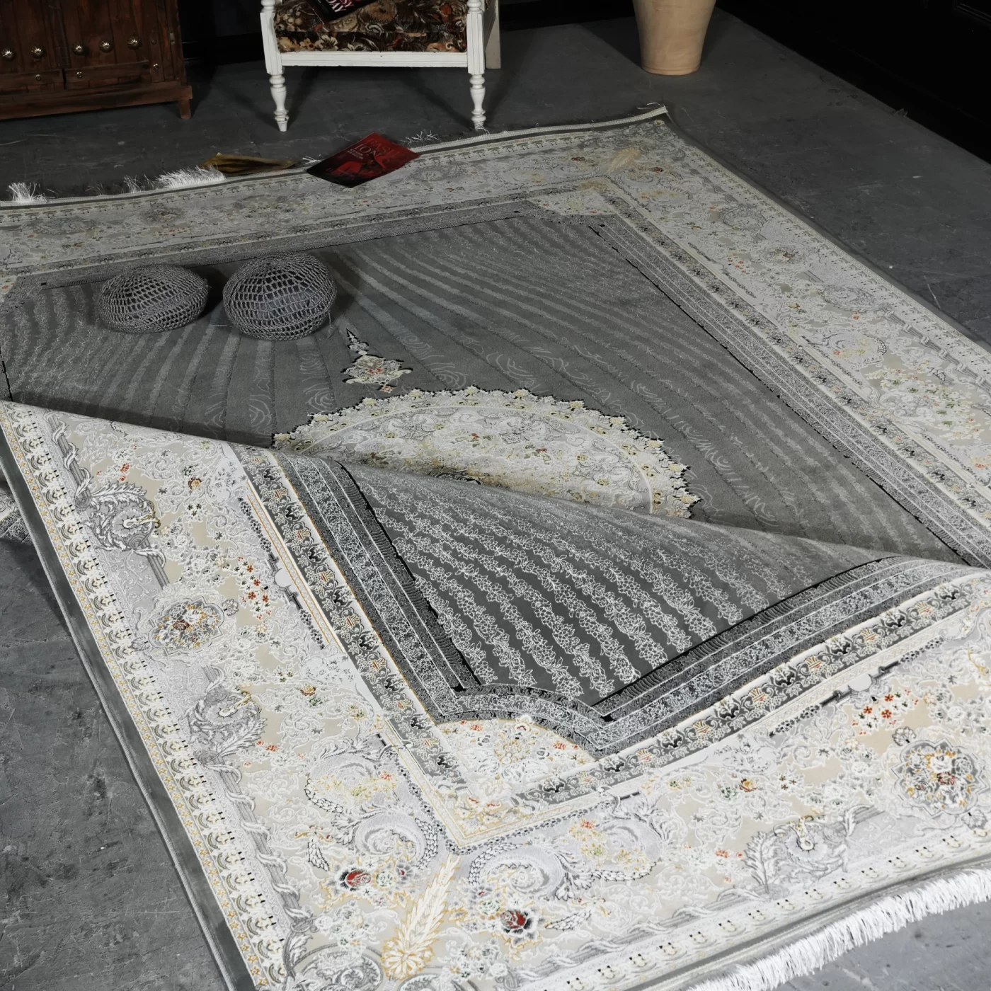 فرش ماشینی 1200 شانه تراکم 3600 گل برجسته طرح خلیفه دلفینی