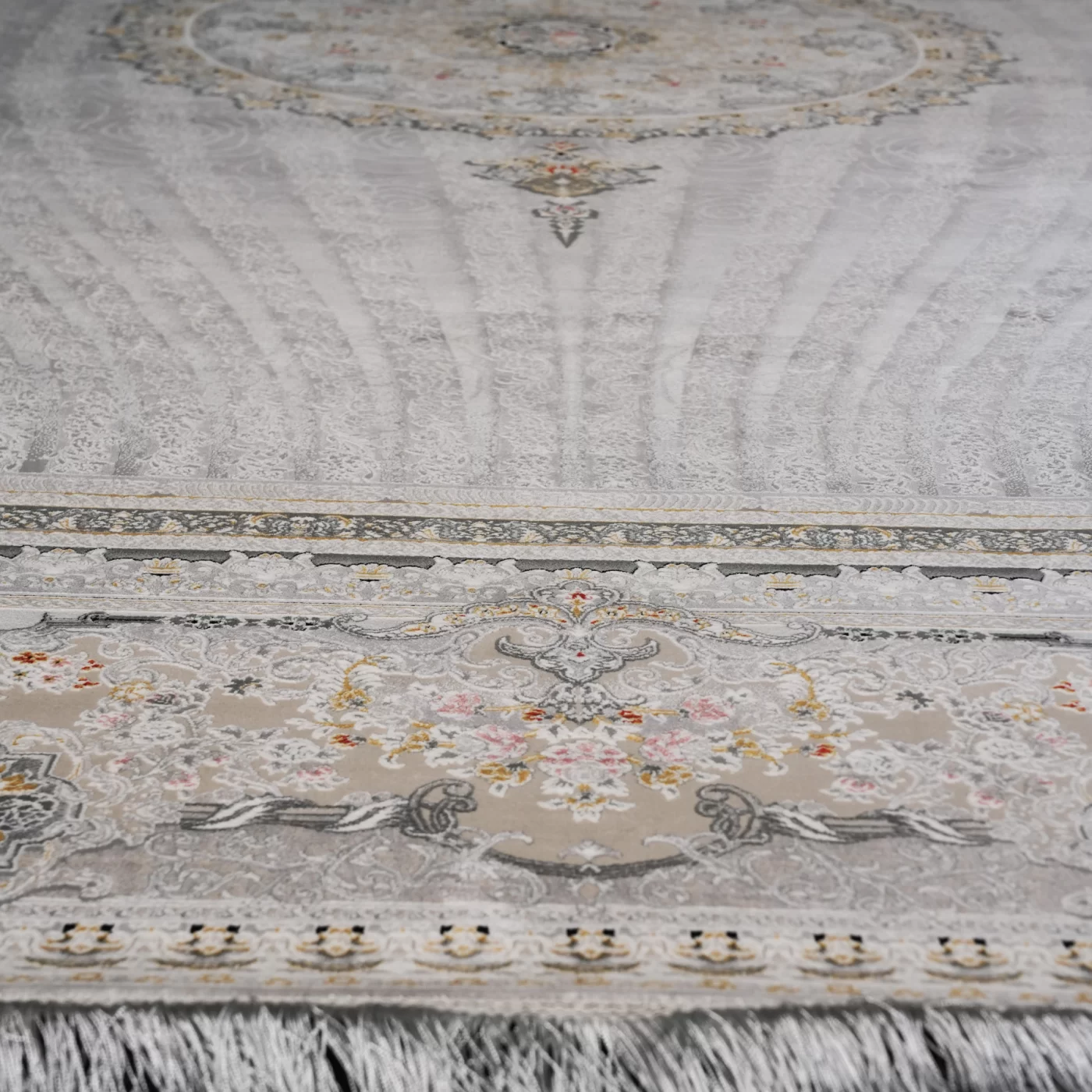 فرش ماشینی 1200 شانه تراکم 3600 گل برجسته طرح خلیفه نقره ای