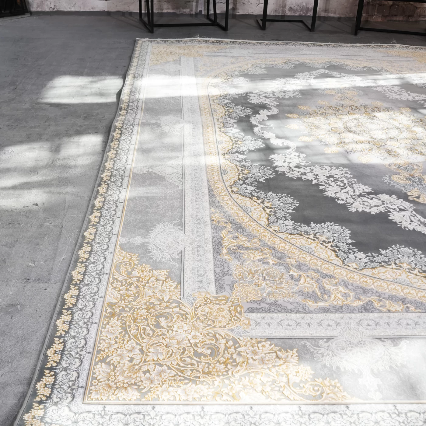 فرش ماشینی 1200 شانه تراکم 3600 گل برجسته طرح کارن دلفینی