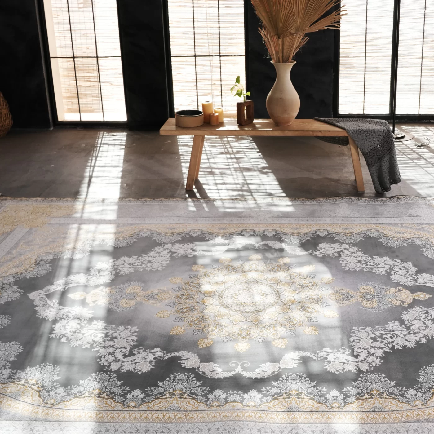 فرش ماشینی 1200 شانه تراکم 3600 گل برجسته طرح کارن دلفینی